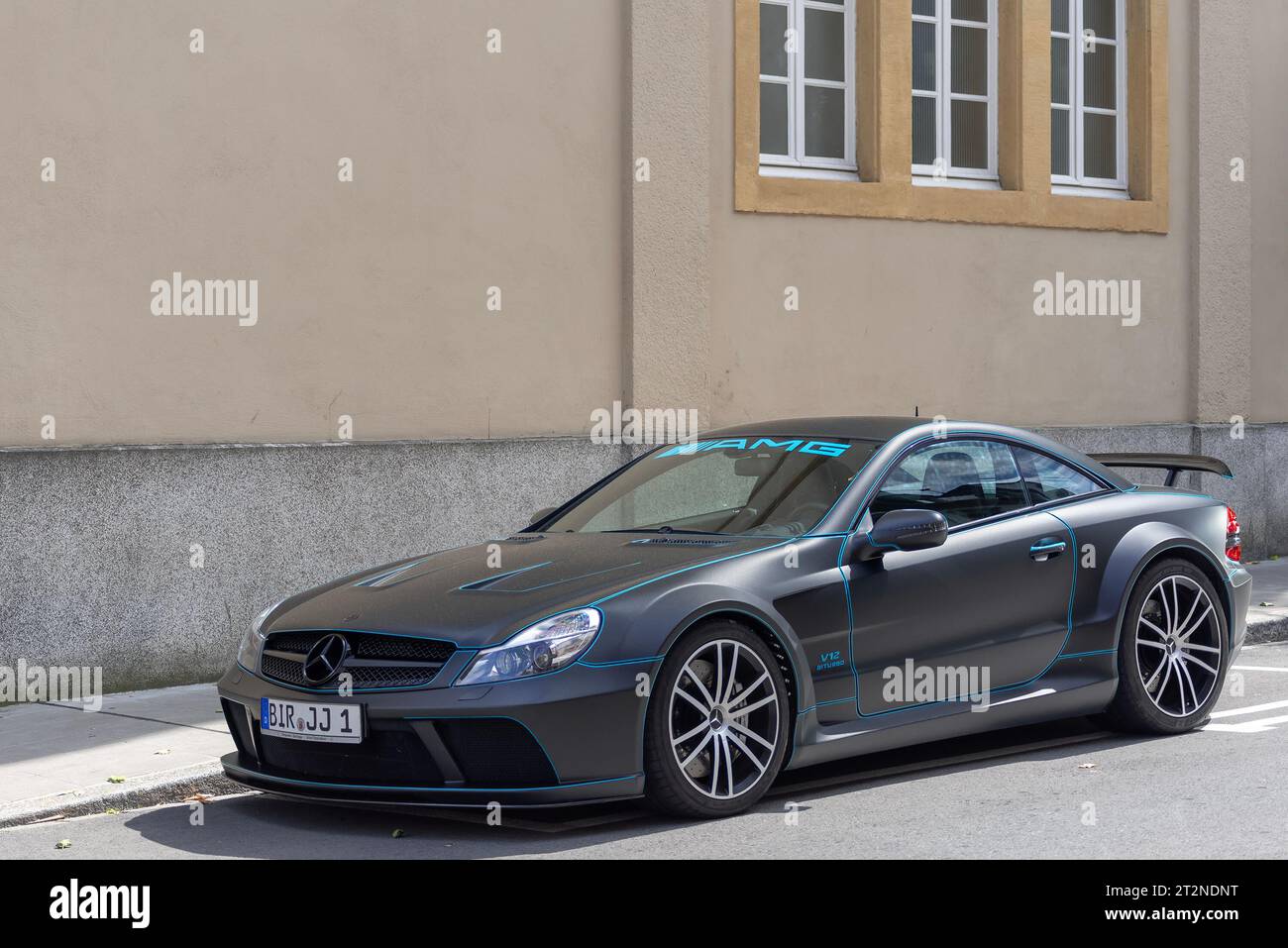 Noir mat Mercedes-Benz SL65 AMG Black Series garé dans la rue Banque D'Images