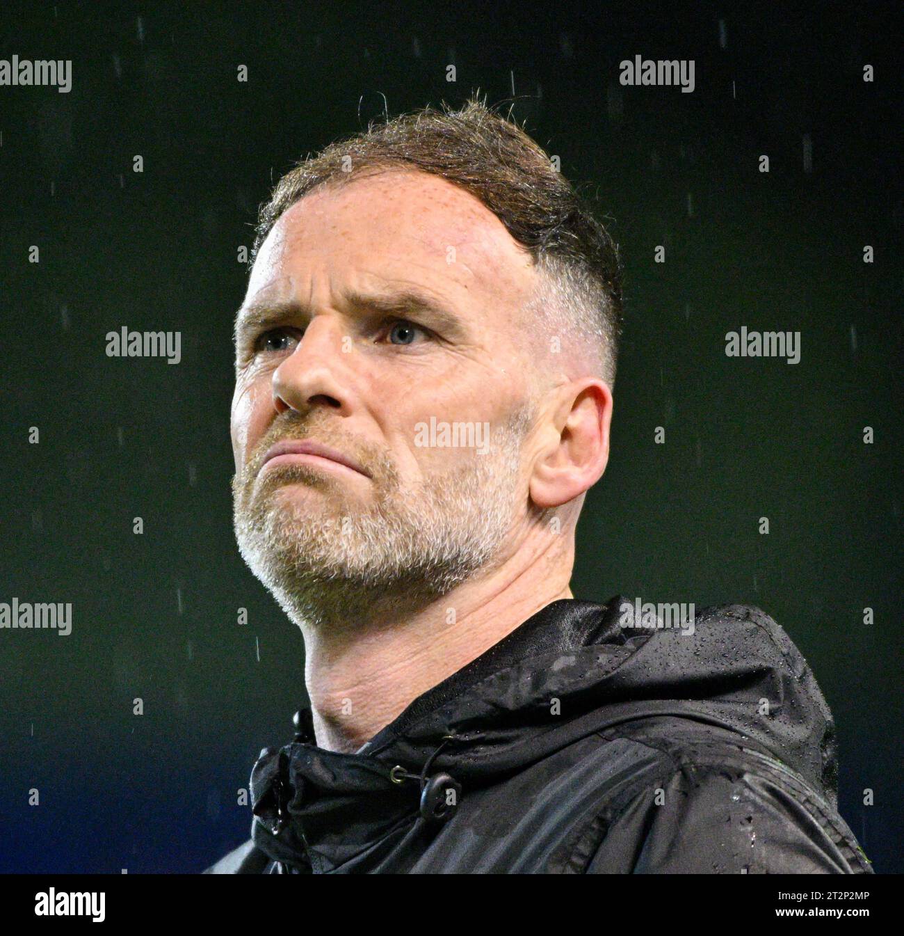 Joe Murphy 13# du Tranmere Rovers football Club se réchauffe avant le match, lors du match Sky Bet League 2 Tranmere Rovers vs Doncaster Rovers à Prenton Park, Birkenhead, Royaume-Uni, le 20 octobre 2023 (photo de Cody Froggatt/News Images) Banque D'Images