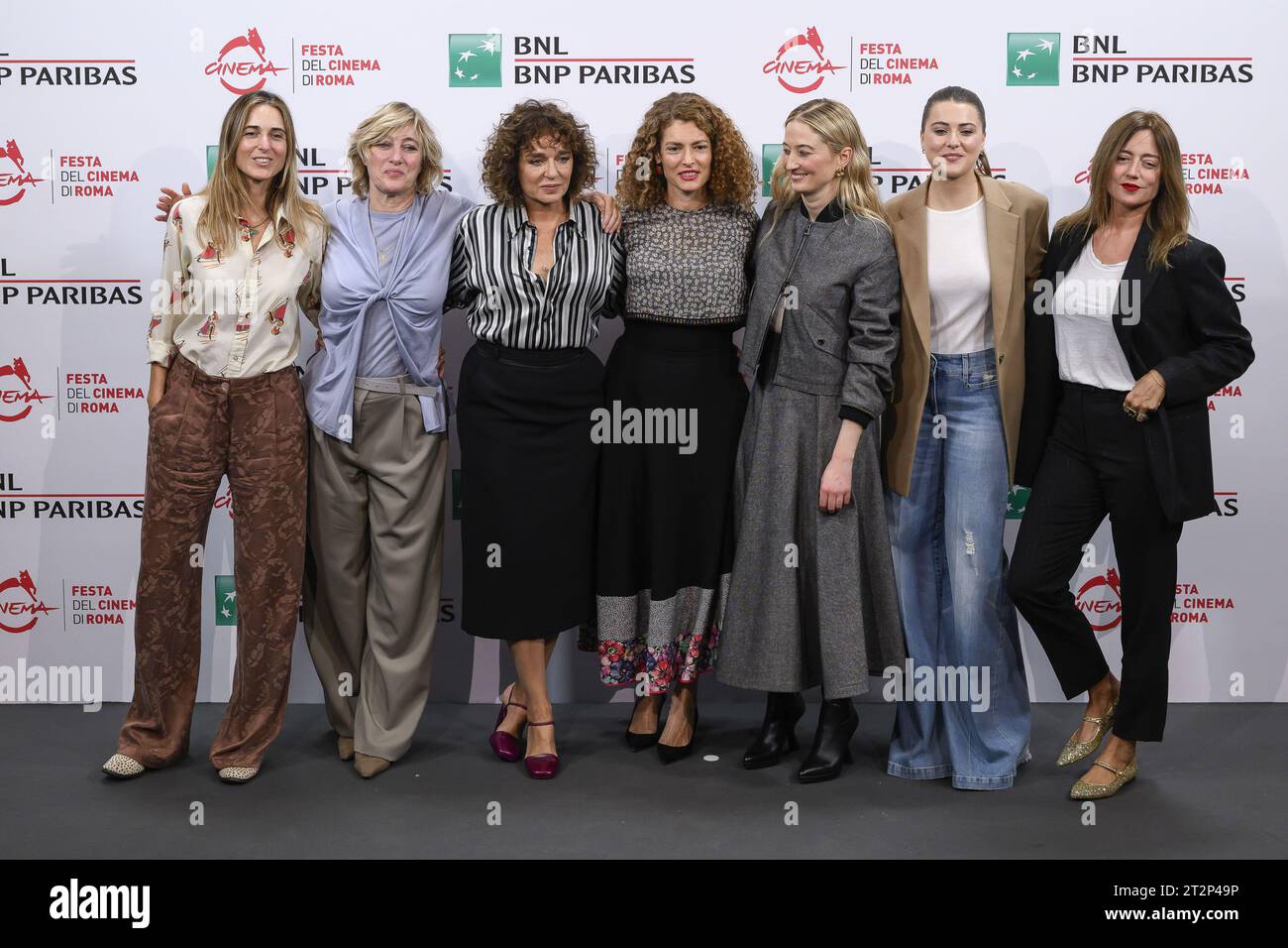 Laria Bernardini, Valeria Bruni Tedeschi, Valeria Golino, Ginevra Elkann, Alba Rohrwacher, Sofia Panizzi et Chiara Barzini assistent à un Photocall pour le Banque D'Images