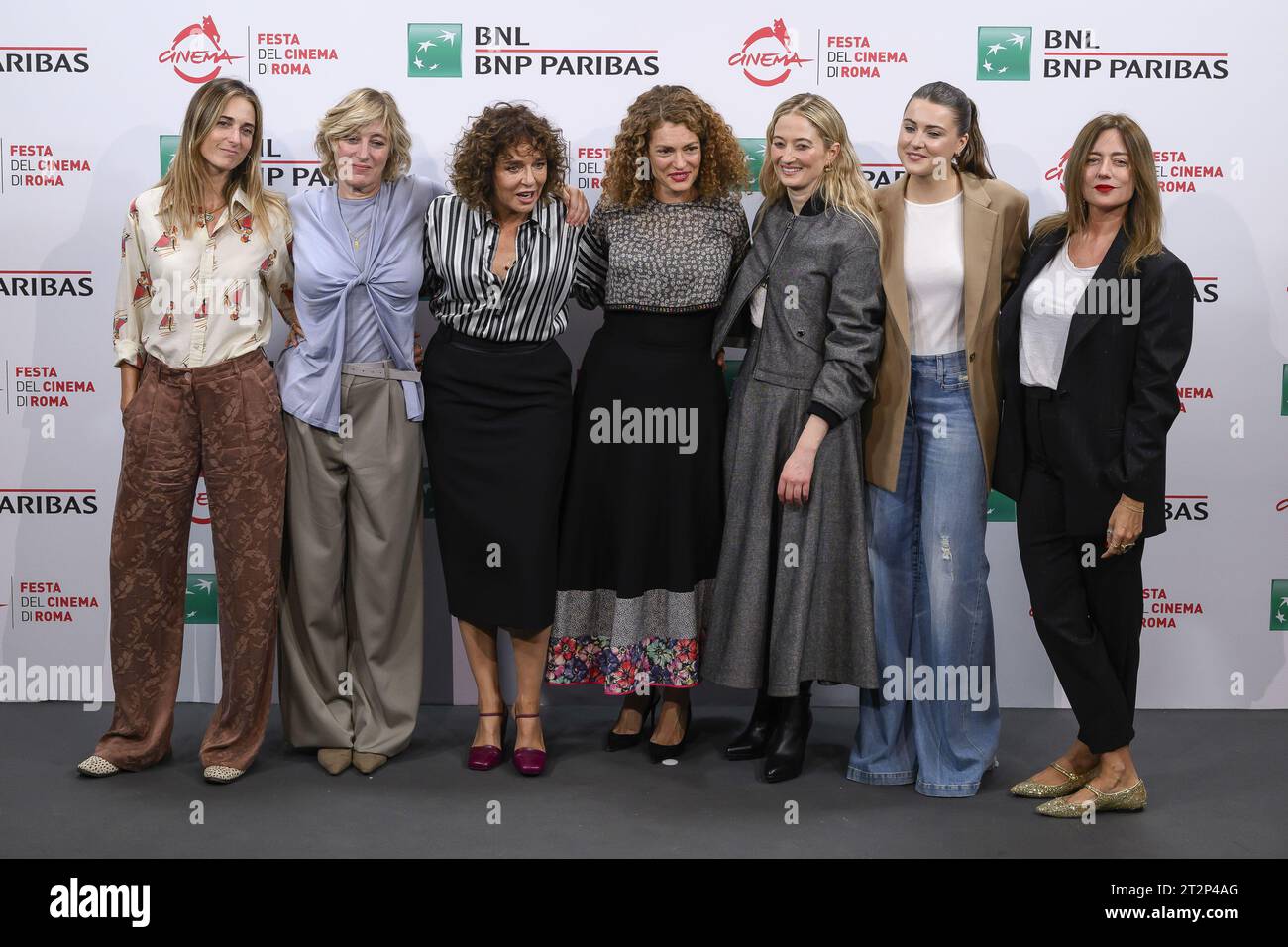 Laria Bernardini, Valeria Bruni Tedeschi, Valeria Golino, Ginevra Elkann, Alba Rohrwacher, Sofia Panizzi et Chiara Barzini assistent à un Photocall pour le Banque D'Images