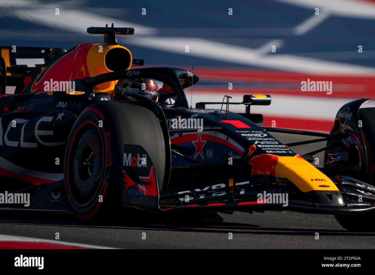 Austin, États-Unis. 20 octobre 2023. Le pilote néerlandais de Formule 1 Max Verstappen de Red Bull Racing participe aux qualifications pour le Grand Prix de Formule 1 des États-Unis sur le circuit des Amériques à Austin, Texas, le vendredi 20 octobre 2023. Photo de Greg Nash/UPI crédit : UPI/Alamy Live News Banque D'Images