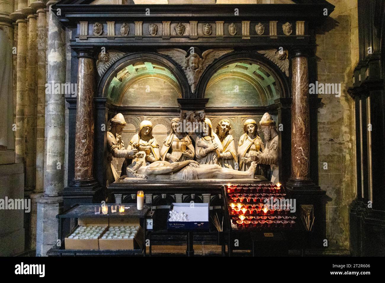 Statue de marbre de l'onction de Jésus à la cathédrale de Saint Gudula, Bruxelles, Belgique Banque D'Images