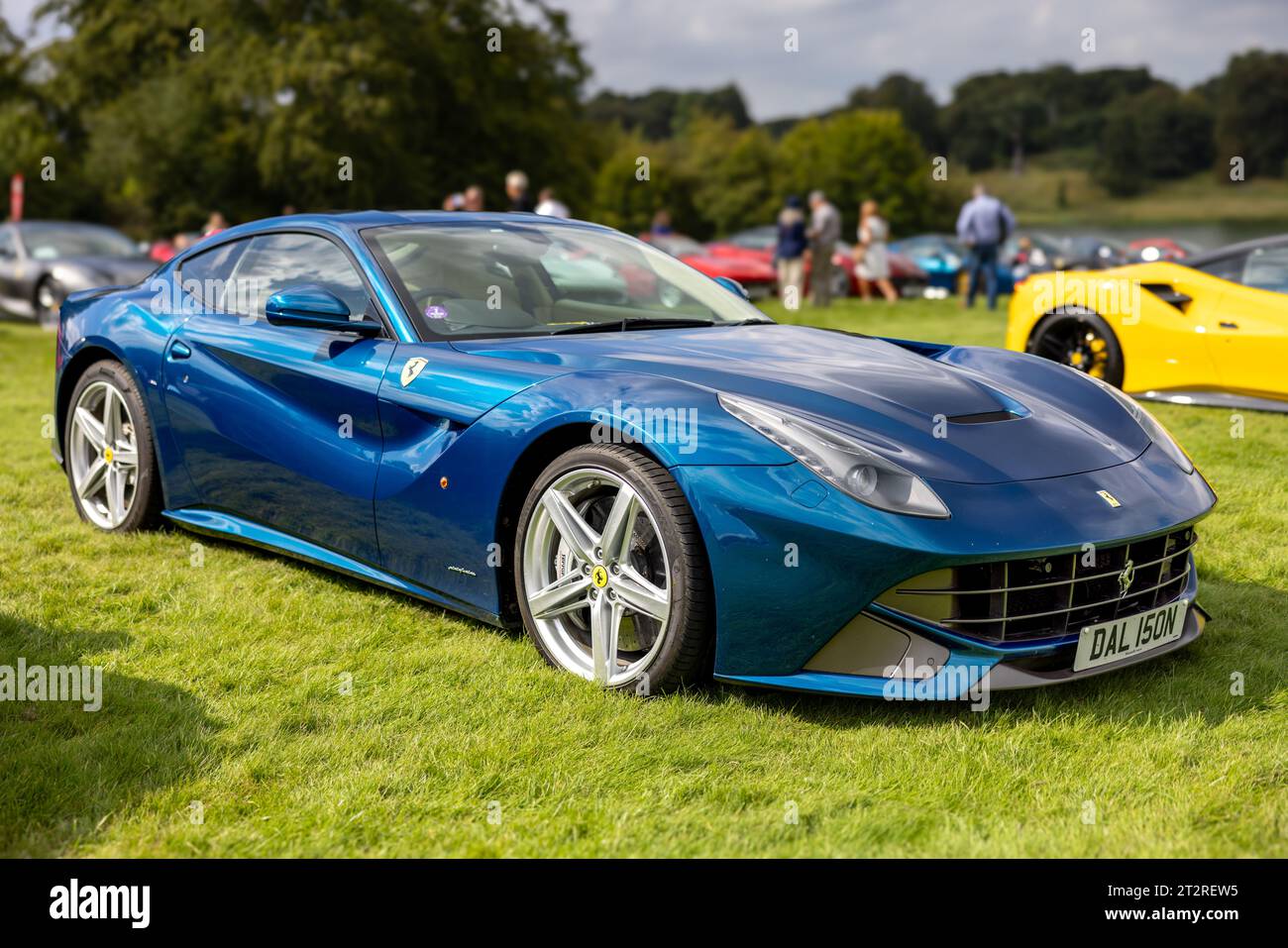 Ferrari F12berlinetta 2013, exposée au salon privé Concours d’Elégance qui s’est tenu au Palais de Blenheim le 2 septembre 2023. Banque D'Images