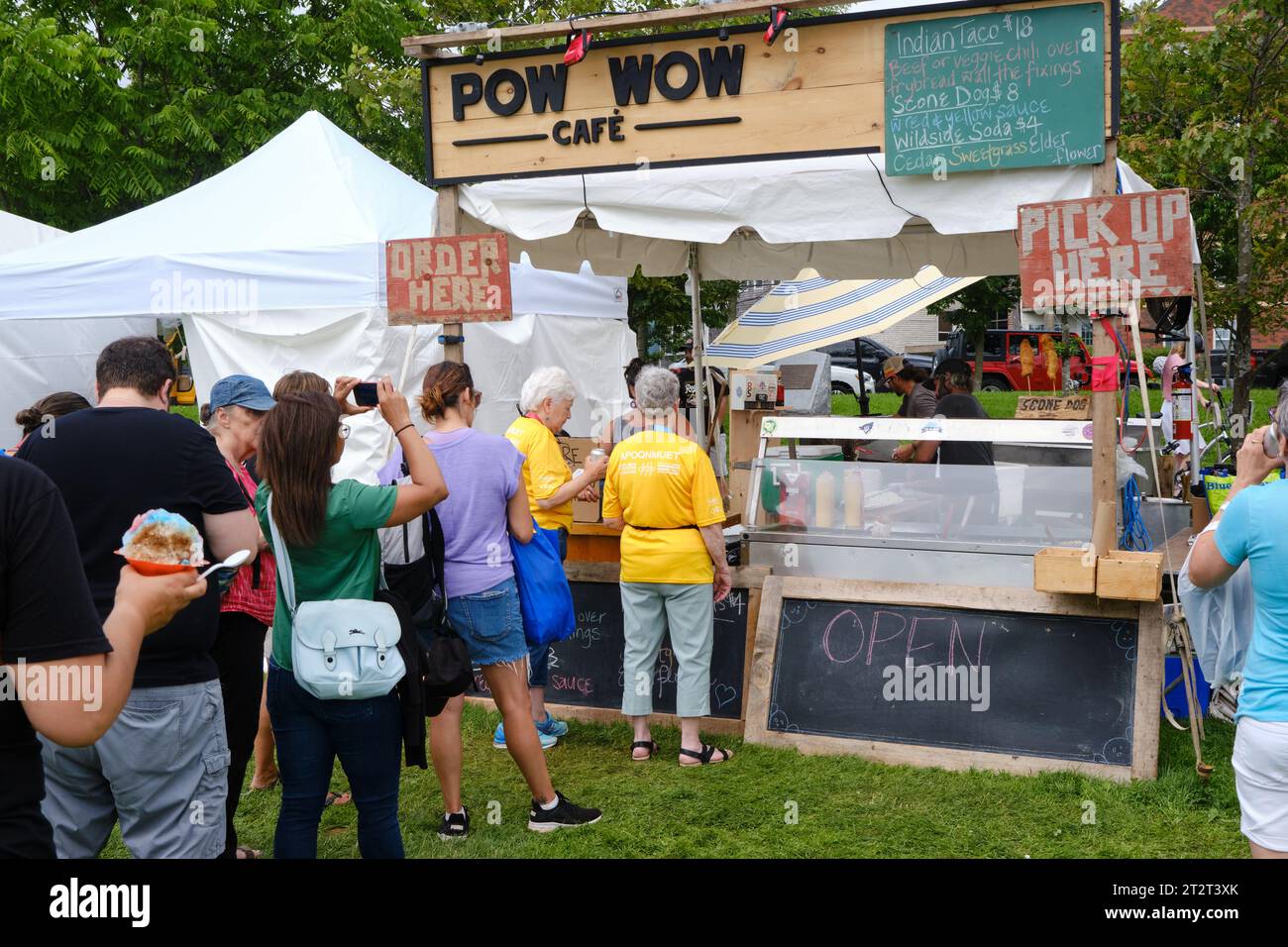 pow wow café, cuisine indigène servie lors d'un événement en plein air à Halifax Banque D'Images