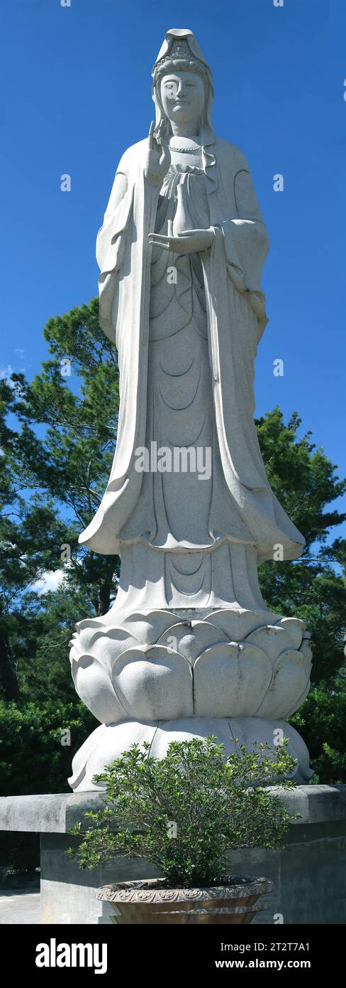 Mère Avalokitesvara, Bodhisattva de la paix et de la compassion au Centre bouddhiste White Sands à Mims en Floride Banque D'Images