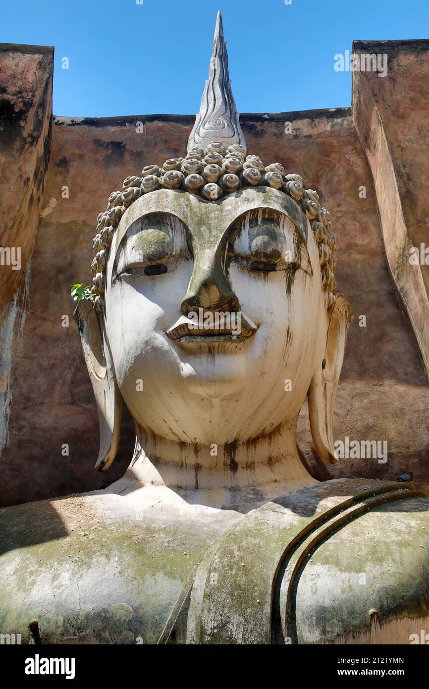 Statue de Bouddha au temple Wat si CHUM, Sukhothai, Thaïlande Banque D'Images