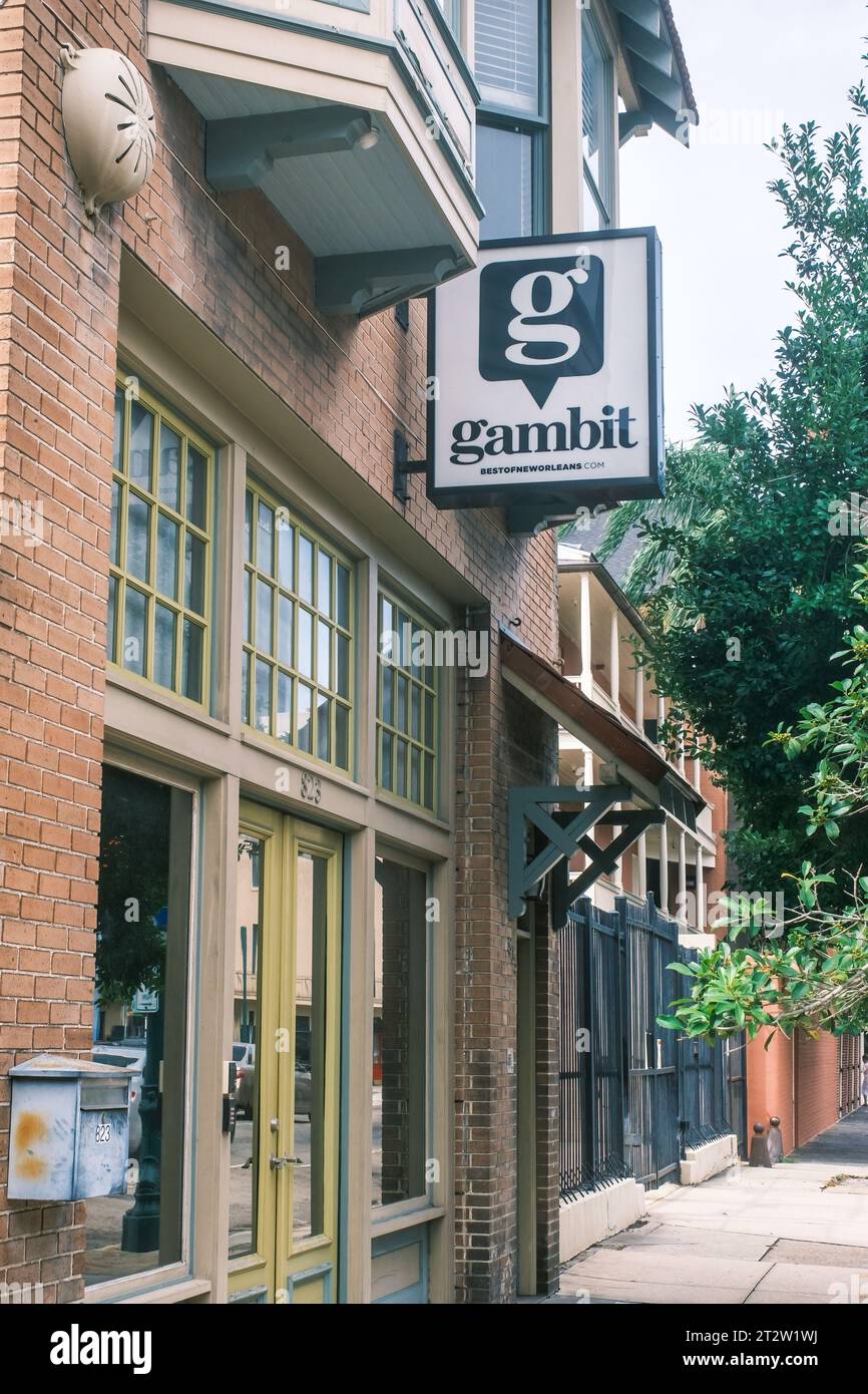 LA NOUVELLE-ORLÉANS, LA, USA - 21 AOÛT 2023 : devant le bâtiment du journal hebdomadaire Gambit sur Camp Street dans le centre-ville Banque D'Images