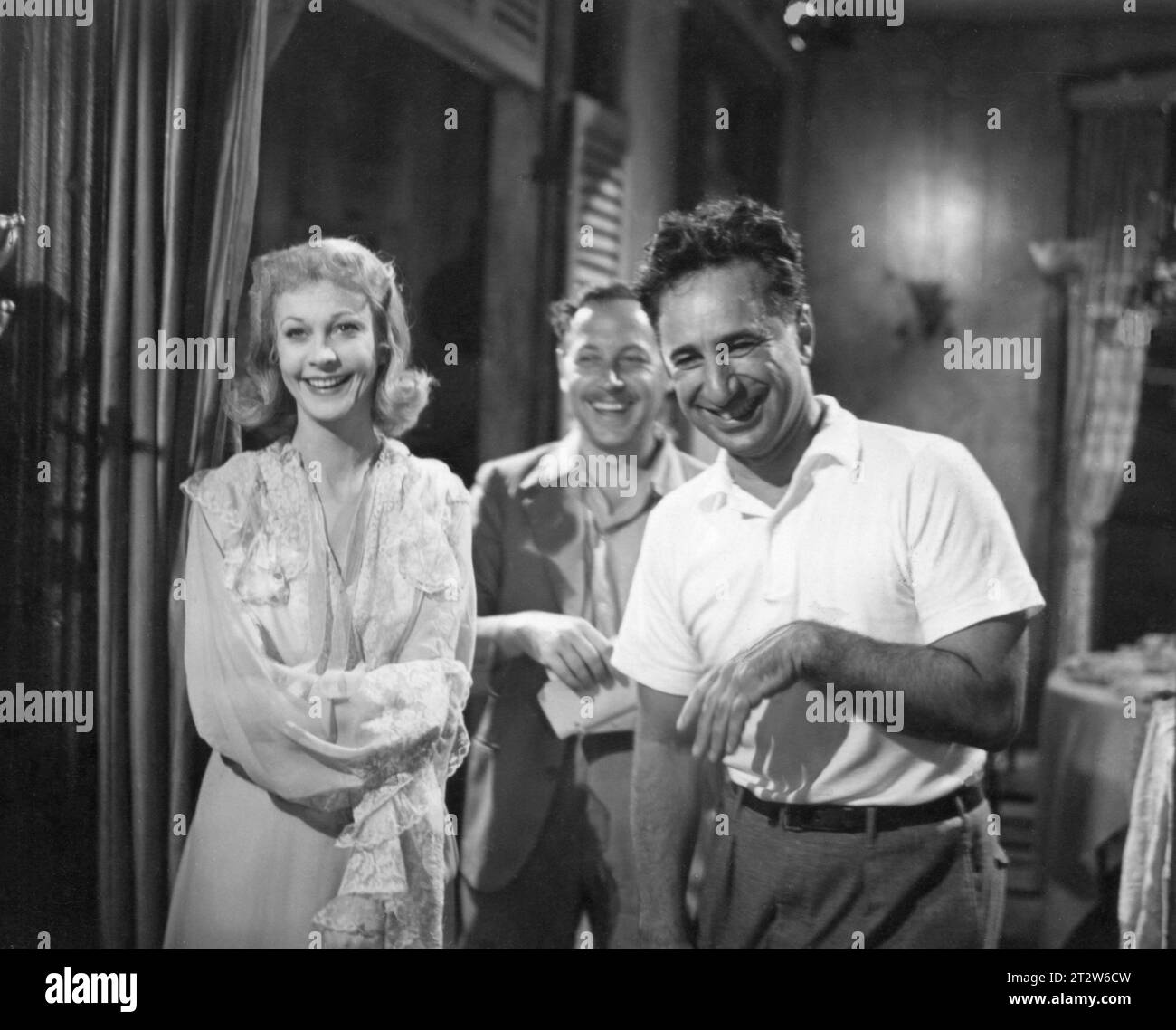 VIVIEN LEIGH avec le dramaturge TENNESSEE WILLIAMS et la réalisatrice ELIA KAZAN sur le tournage d'Un TRAMWAY NOMMÉ DESIRE 1951 Music ALEX NORTH Warner Brothers Banque D'Images