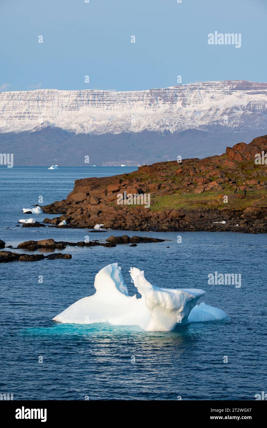 Groenland, baie de Baffin, municipalité d'Avannaata, Kangerup Nua. Vue du détroit de Sullorsuaq et de l'île Disko au loin. Banque D'Images