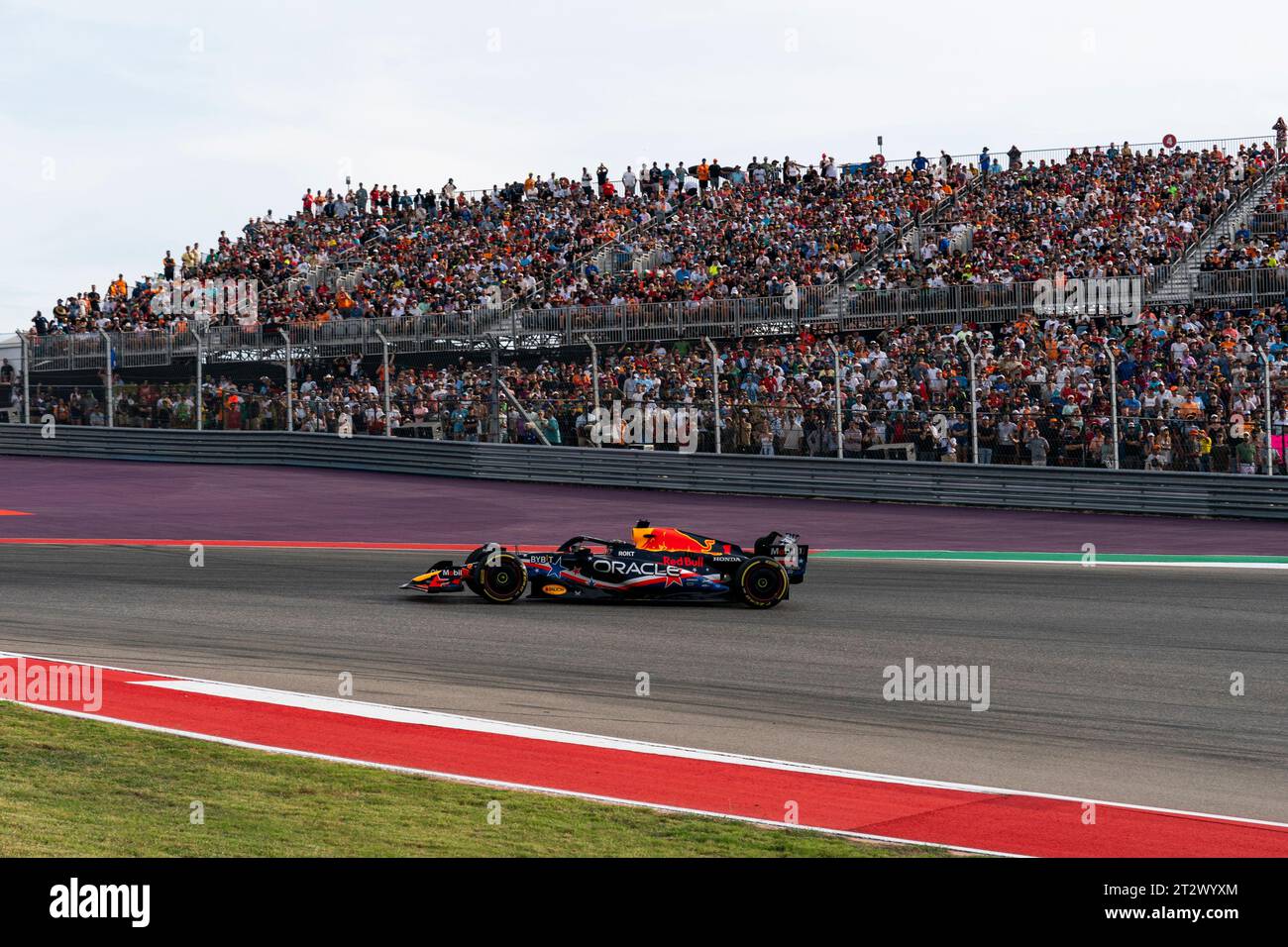 Austin, États-Unis. 21 octobre 2023. Le pilote néerlandais de Formule 1 Max Verstappen de Red Bull Racing court en Sprint lors du Grand Prix de Formule 1 des États-Unis sur le circuit des Amériques à Austin, Texas, le samedi 21 octobre 2023. Photo de Greg Nash/UPI crédit : UPI/Alamy Live News Banque D'Images