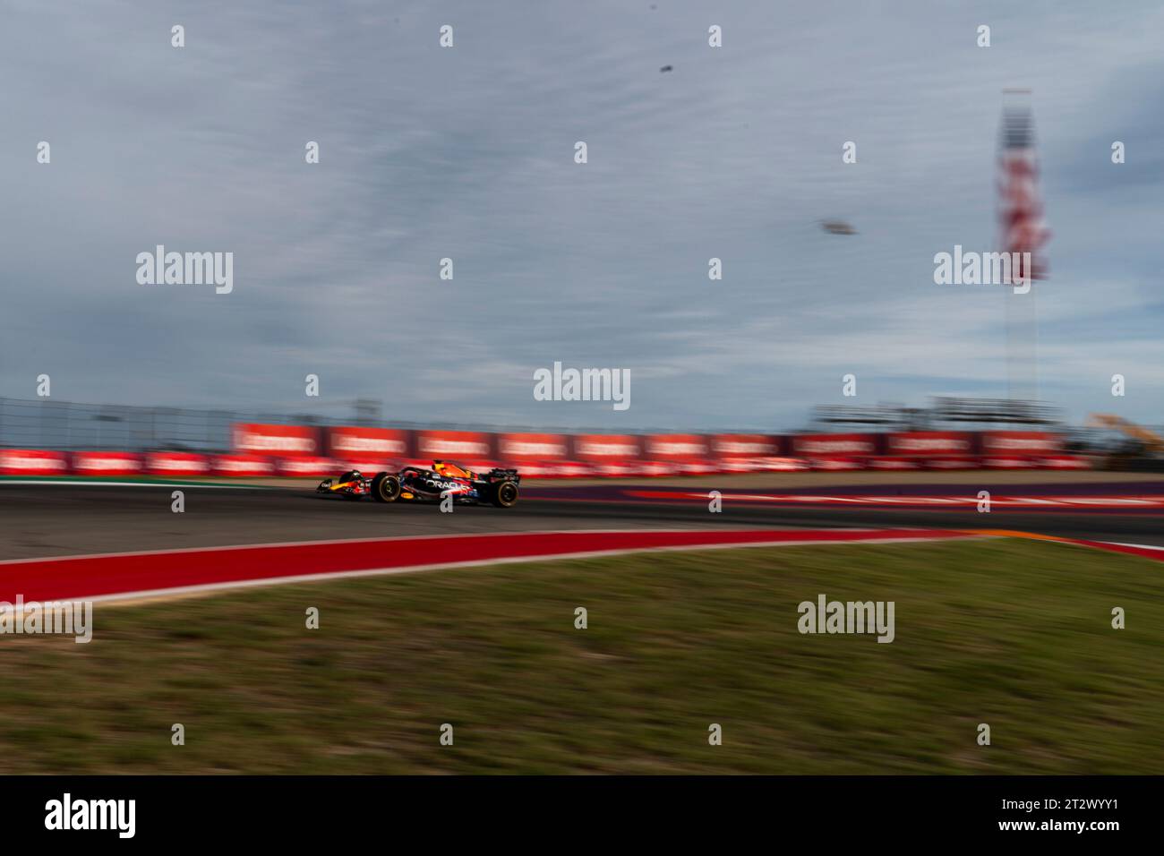 Austin, États-Unis. 21 octobre 2023. Le pilote néerlandais de Formule 1 Max Verstappen de Red Bull Racingrace au Sprint lors du Grand Prix de Formule 1 des États-Unis sur le circuit des Amériques à Austin, Texas, le samedi 21 octobre 2023. Photo de Greg Nash/UPI crédit : UPI/Alamy Live News Banque D'Images