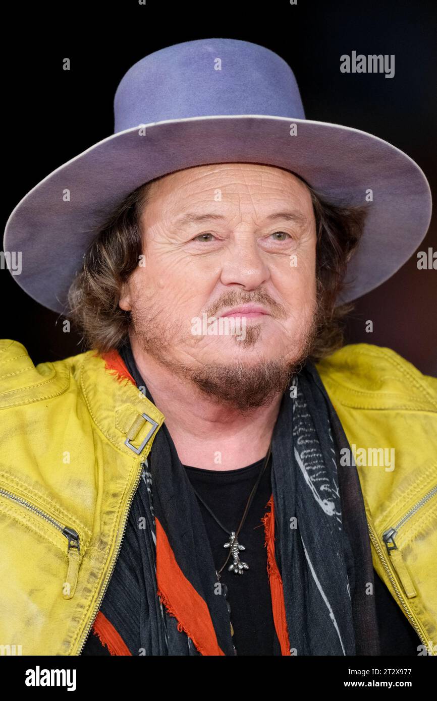 Rome, Italie. 21 octobre 2023. Zucchero Adelmo Fornaciari assiste au tapis rouge des ongles et « Zucchero - Sugar Fornaciari » lors du 18e Festival du film de Rome à l'Auditorium Parco Della Musica à Rome. Crédit : SOPA Images Limited/Alamy Live News Banque D'Images