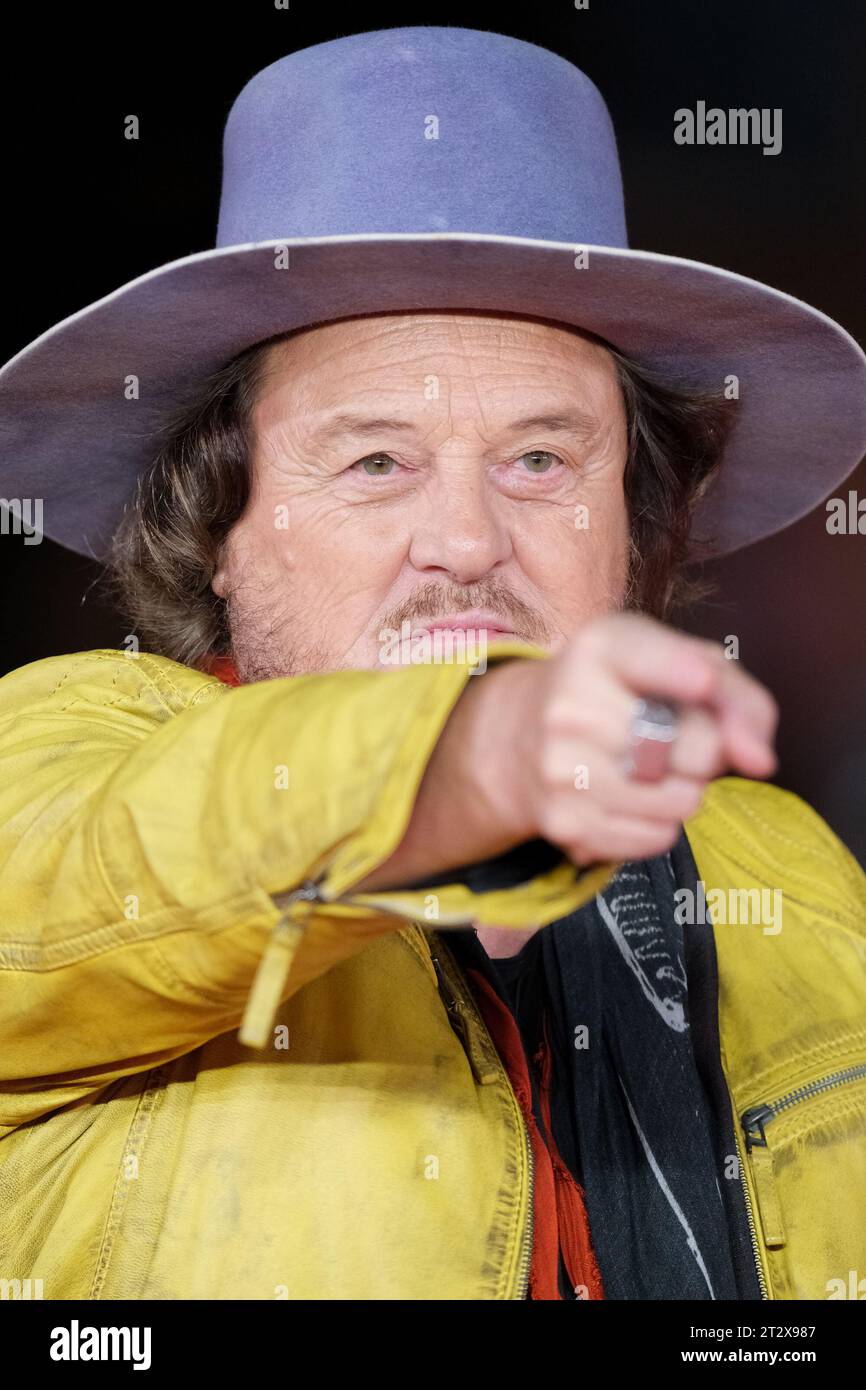 Rome, Italie. 21 octobre 2023. Zucchero Adelmo Fornaciari assiste au tapis rouge des ongles et « Zucchero - Sugar Fornaciari » lors du 18e Festival du film de Rome à l'Auditorium Parco Della Musica à Rome. Crédit : SOPA Images Limited/Alamy Live News Banque D'Images