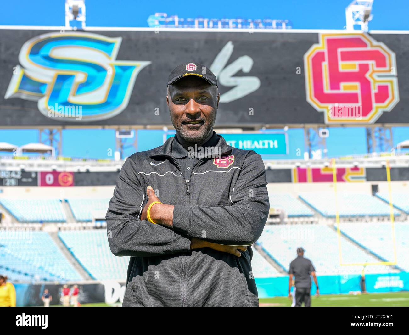 Jacksonville, Floride, États-Unis. 21 octobre 2023. Raymond Woodie Jr, entraîneur-chef de Bethune Cookman avant le match de football de la NCAA entre les Jaguars de l'Université du Sud et les Wildcats de Bethune Cookman au stade Everbank de Jacksonville, en Floride. Romeo T Guzman/Cal Sport Media/Alamy Live News Banque D'Images