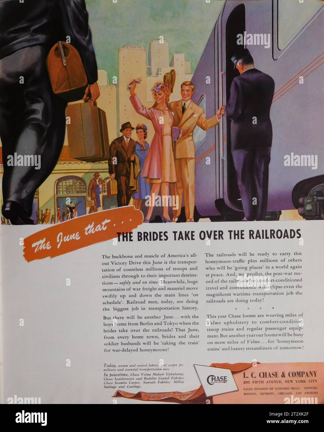 June brides reprendra les chemins de fer pour prendre des lunes de miel retardées après la fin de la Seconde Guerre mondiale 1943 US Magazine Advertisement for Upholstery / Fabrics Company L.C. CHASE & COMPANY Banque D'Images