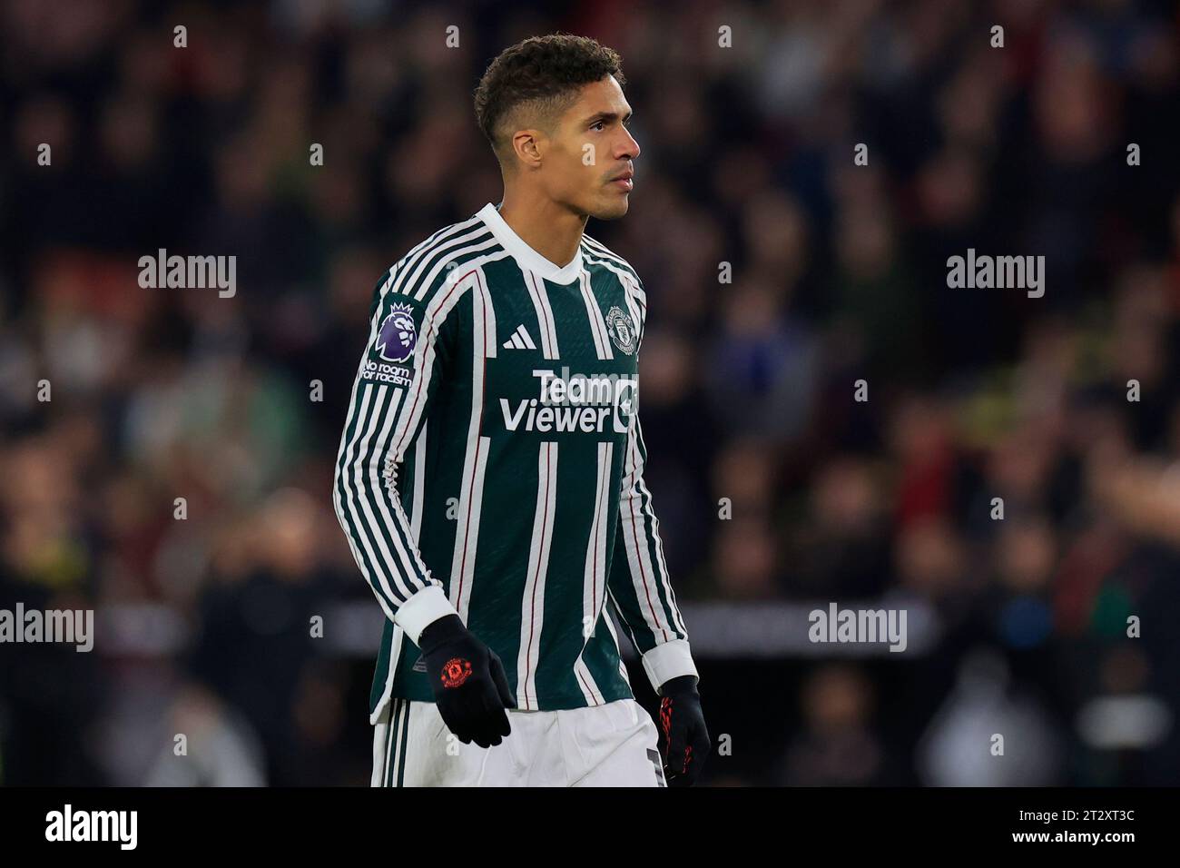 Sheffield, Royaume-Uni. 21 octobre 2023. Raphael Varane #19 de Manchester United lors du match de Premier League Sheffield United vs Manchester United à Bramall Lane, Sheffield, Royaume-Uni, le 21 octobre 2023 (photo de Conor Molloy/News Images) à Sheffield, Royaume-Uni le 10/21/2023. (Photo de Conor Molloy/News Images/Sipa USA) crédit : SIPA USA/Alamy Live News Banque D'Images