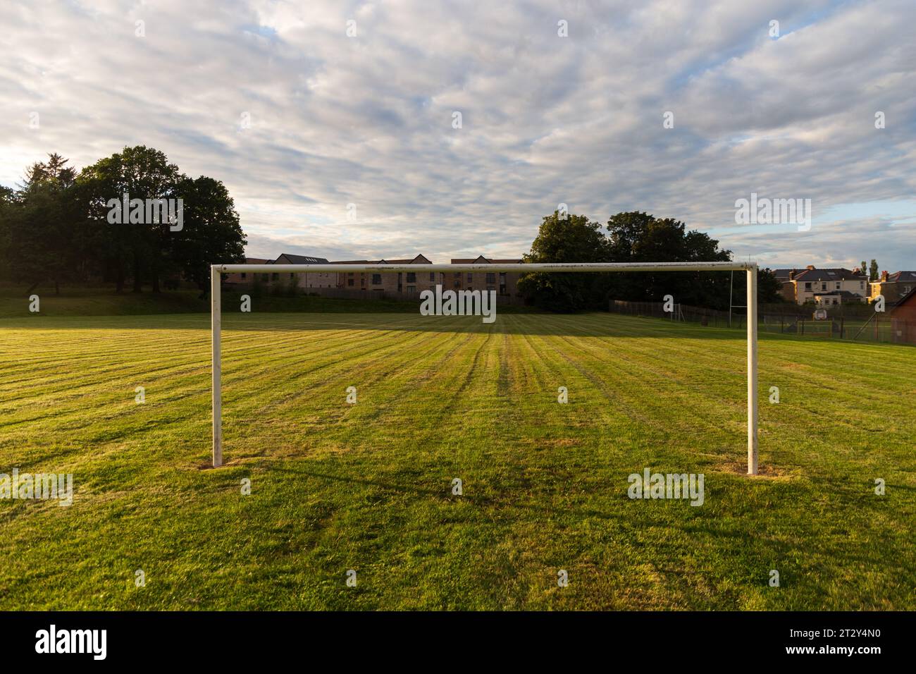 Un terrain de football en Écosse un matin d'automne Banque D'Images