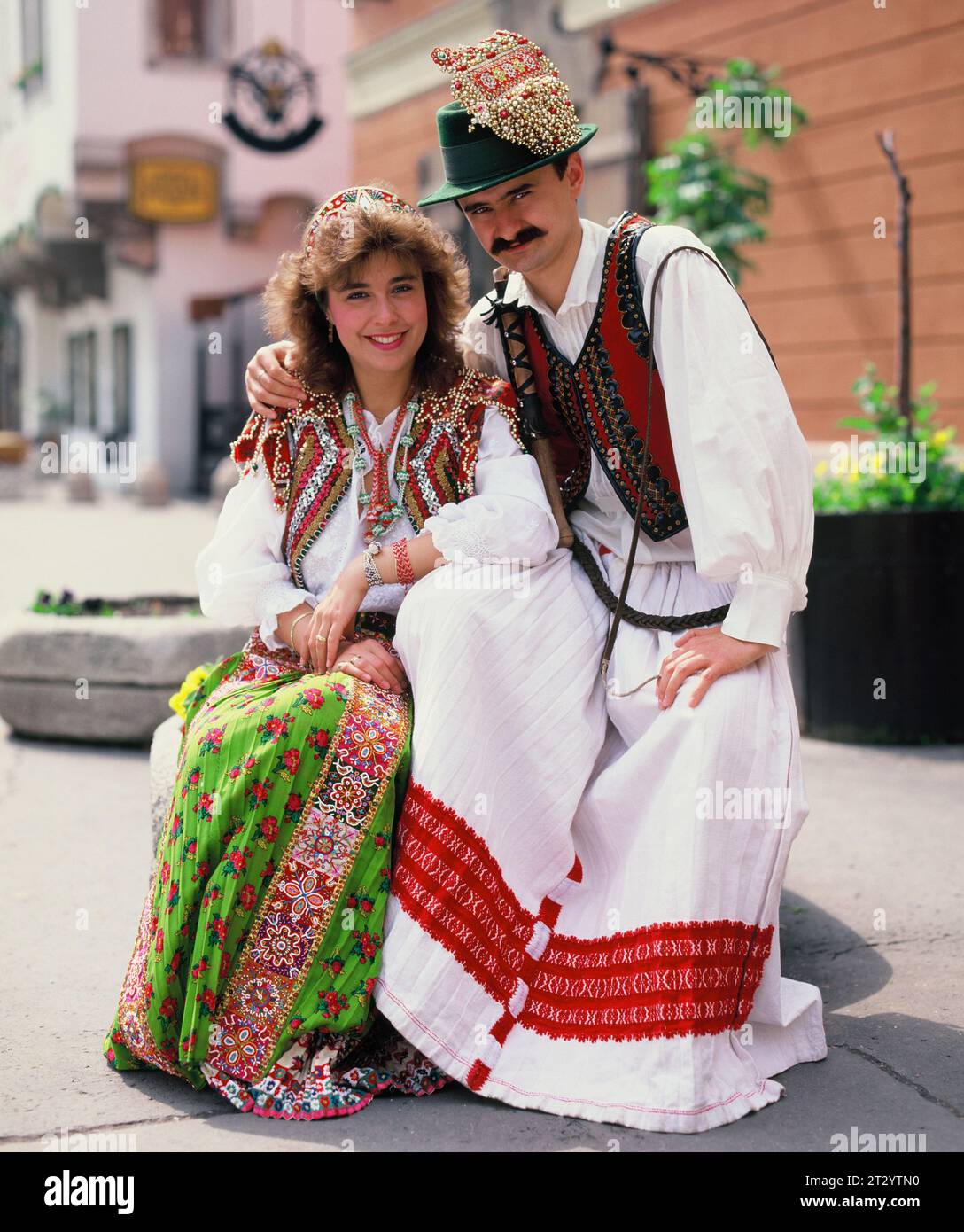 Carnaval du Danube. Couple local portant un costume traditionnel. Banque D'Images
