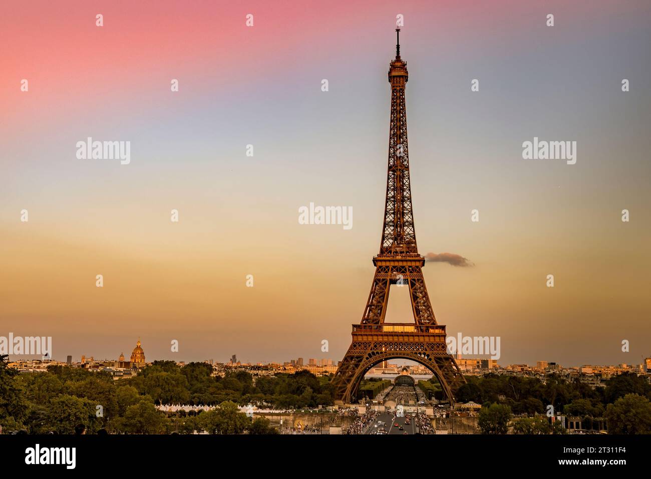 Tour Eiffel au coucher du soleil, vue du Trocadéro, Paris, France, Europe Banque D'Images