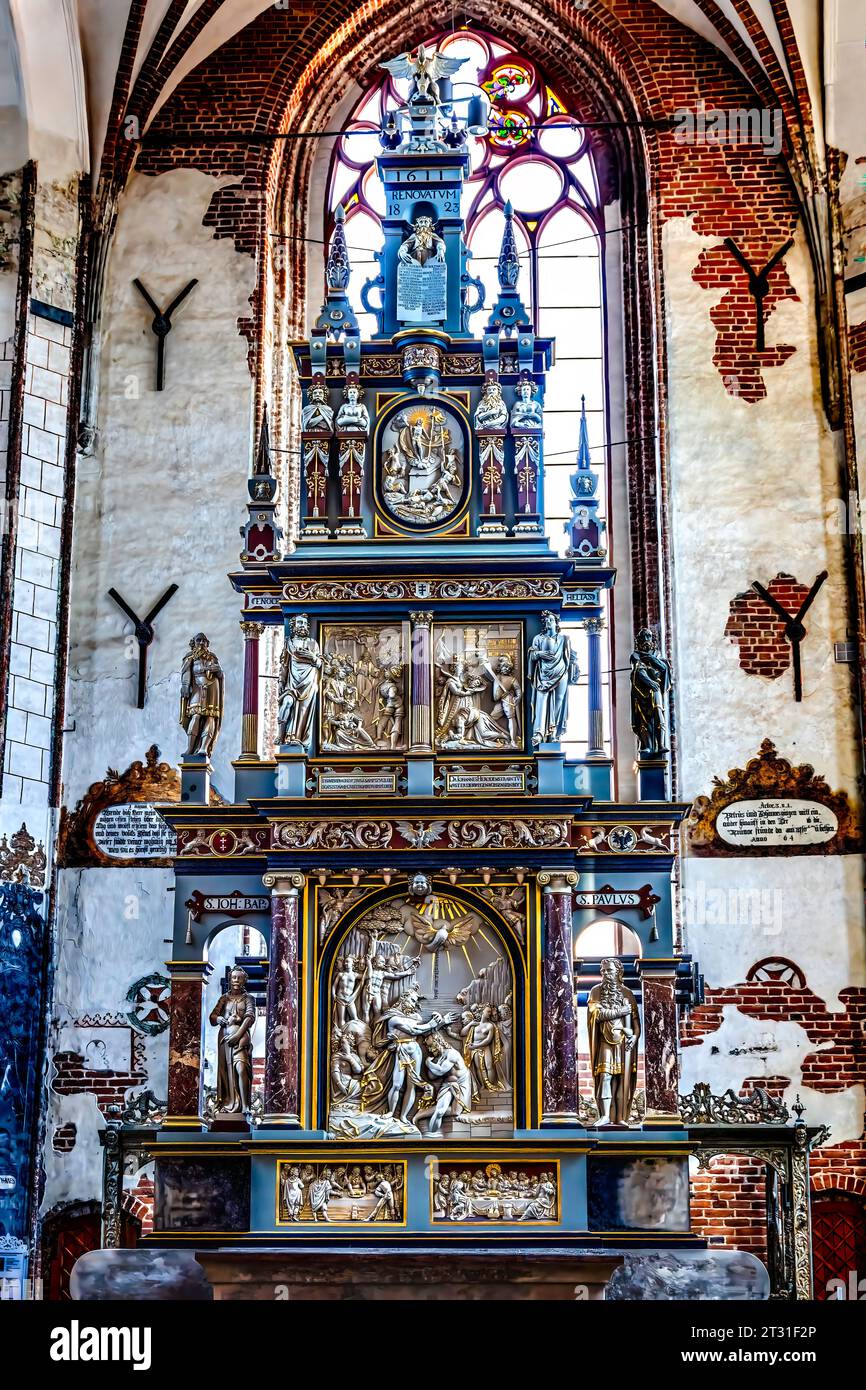 1611 Baptême font Jean le Baptiste Jésus St John's Church Cultural Center Gdansk Pologne. Église originellement des années 1300. Banque D'Images