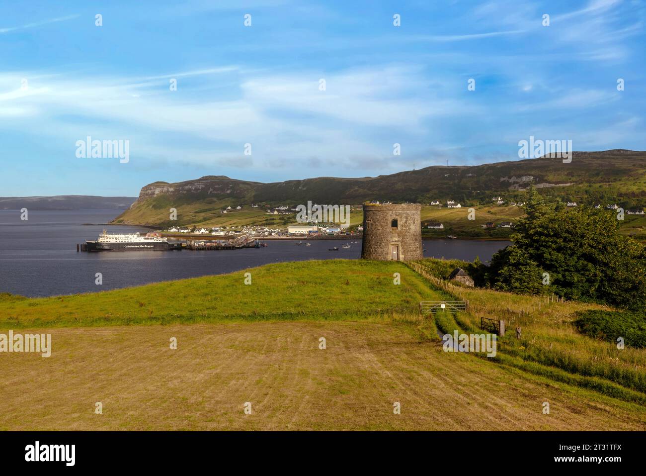 UIG Pier est le principal port de ferry sur l'île de Skye, avec des ferries pour Tarbert sur Harris et Lochmaddy sur North Uist. Banque D'Images
