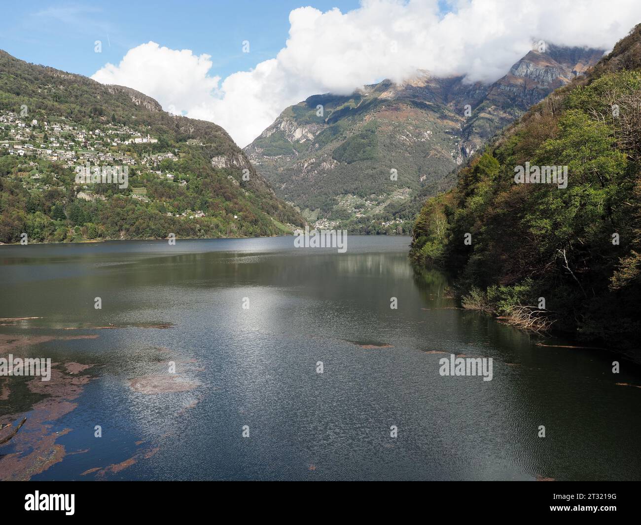 Contra Dam, Suisse : barrage pour la production d'électricité Banque D'Images