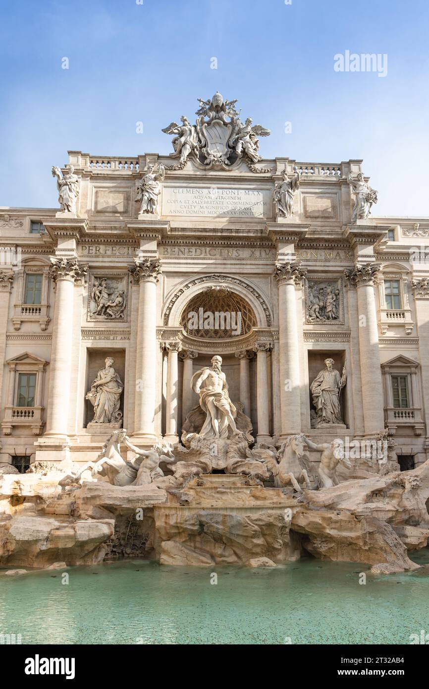 La célèbre Fontana di Trevi de Rome, située dans le Latium, en Italie Banque D'Images