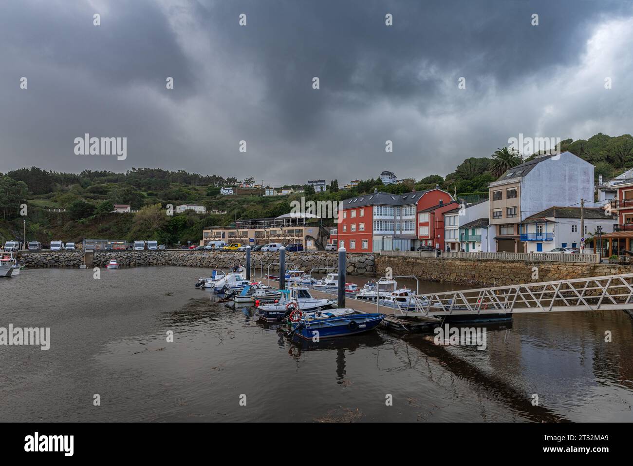 Port du village de pêcheurs de O Barqueiro, Corogne, Galice, Espagne Banque D'Images