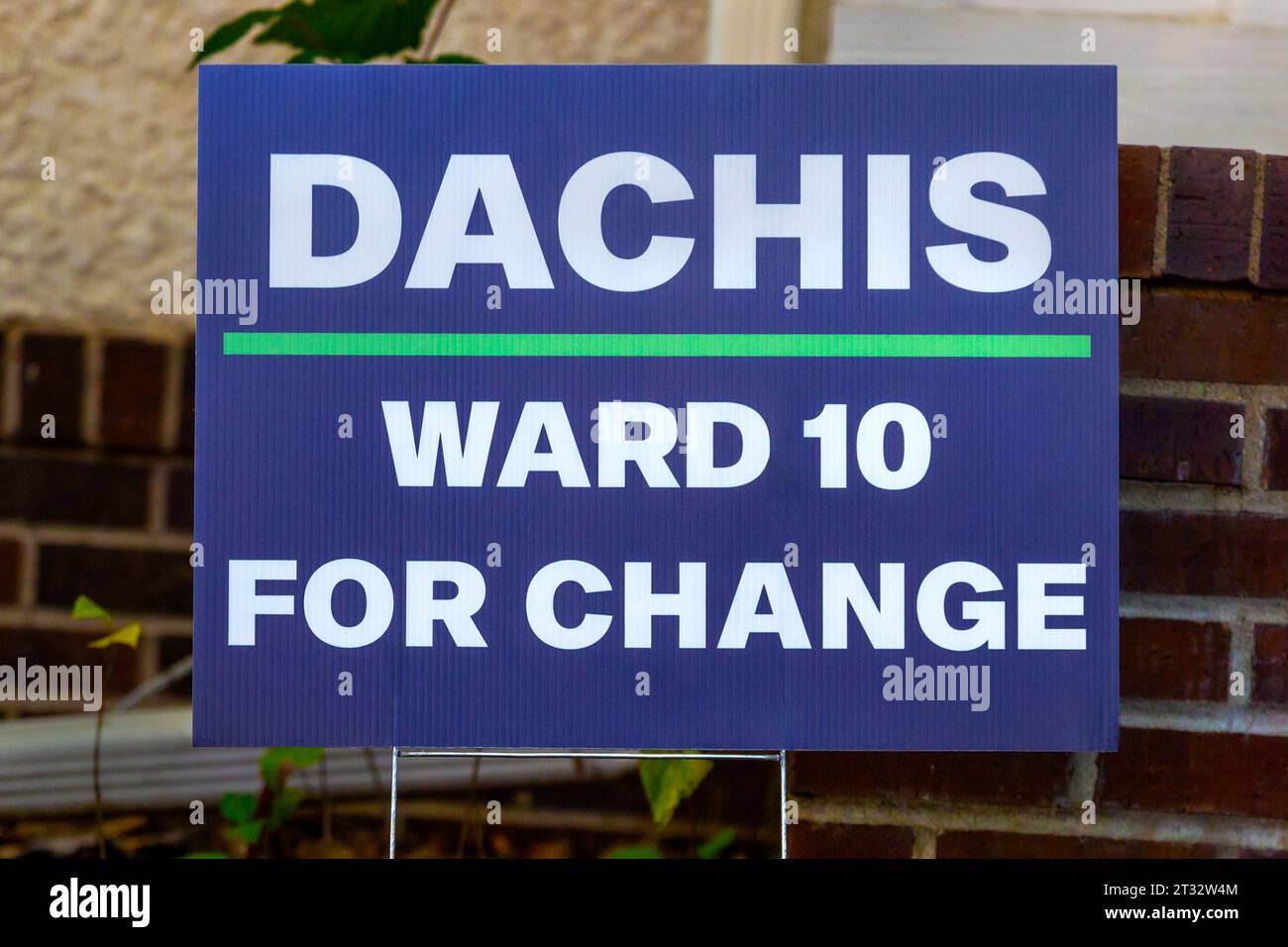 Signe de campagne politique pour Bruce Dachis en cours de course pour le conseil municipal de Minneapolis dans le quartier 10. Banque D'Images