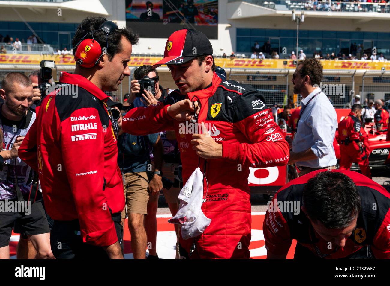 Austin, États-Unis. 22 octobre 2023. Le pilote de Formule 1 de Monaco Charles Leclerc de la Scuderia Ferrari se prépare pour le Grand Prix de Formule 1 des États-Unis sur le circuit des Amériques à Austin, Texas, le dimanche 22 octobre 2023. Photo de Greg Nash/UPI crédit : UPI/Alamy Live News Banque D'Images