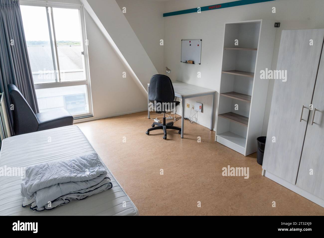L'intérieur d'une chambre d'étudiant vide au complexe Camebridgelaan, au Parc scientifique d'Utrecht / Campus universitaire d'Utrecht, Utrecht, pays-Bas. Banque D'Images