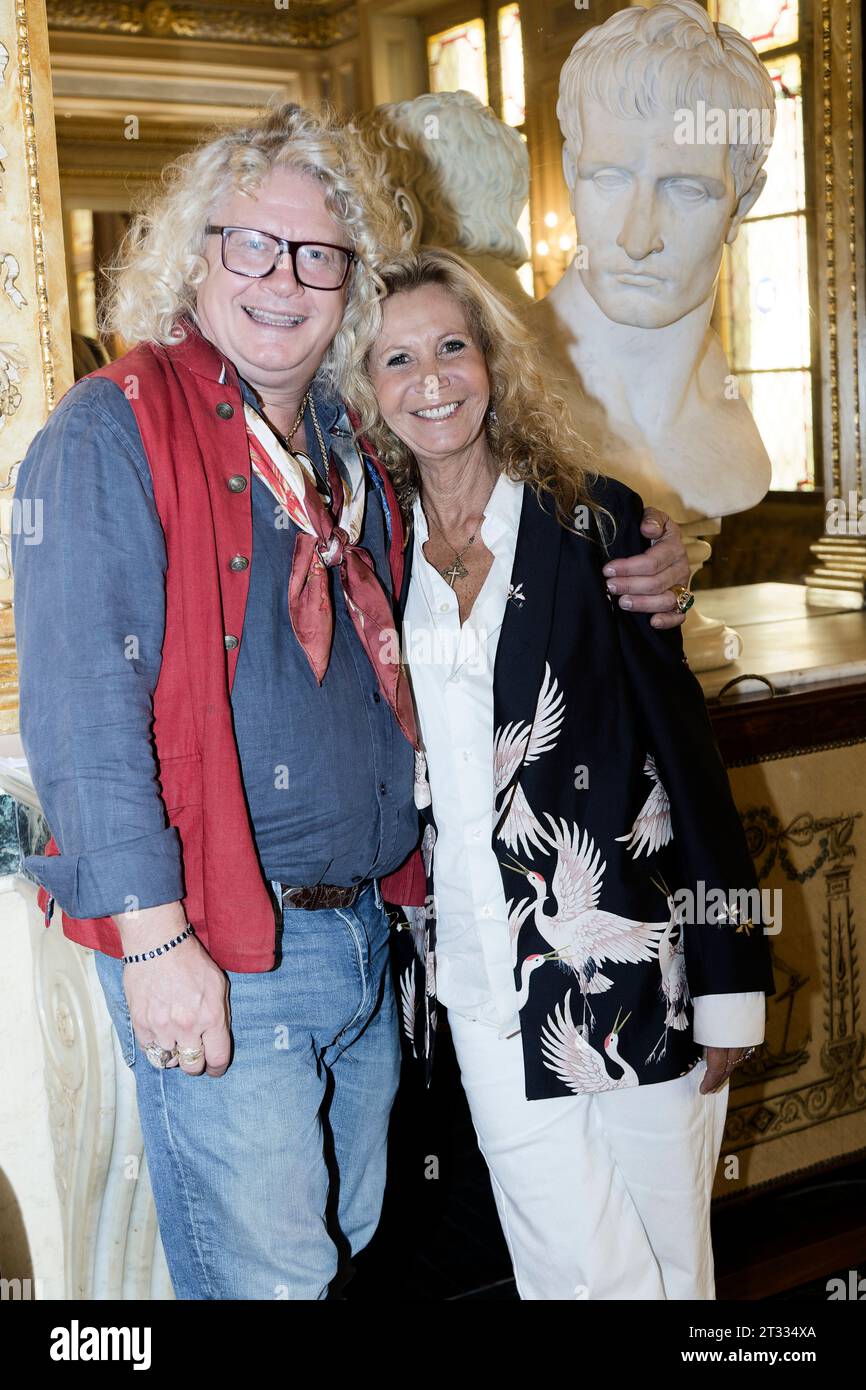 Paris, France. 11 octobre 2023. Pierre-Jean Chalancon et Fiona Gelin assistent au Palais Vivienne à Paris Banque D'Images