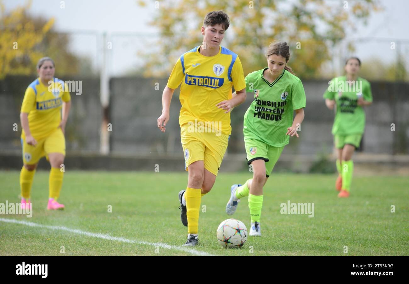 Football féminin : Roumanie 3 ème match de Ligue entre Prahova CSU Ploiesti vs FC Petrolul Ploiesti , Stadion Metalul Filipestii de Padure , 22.10.2023 Banque D'Images