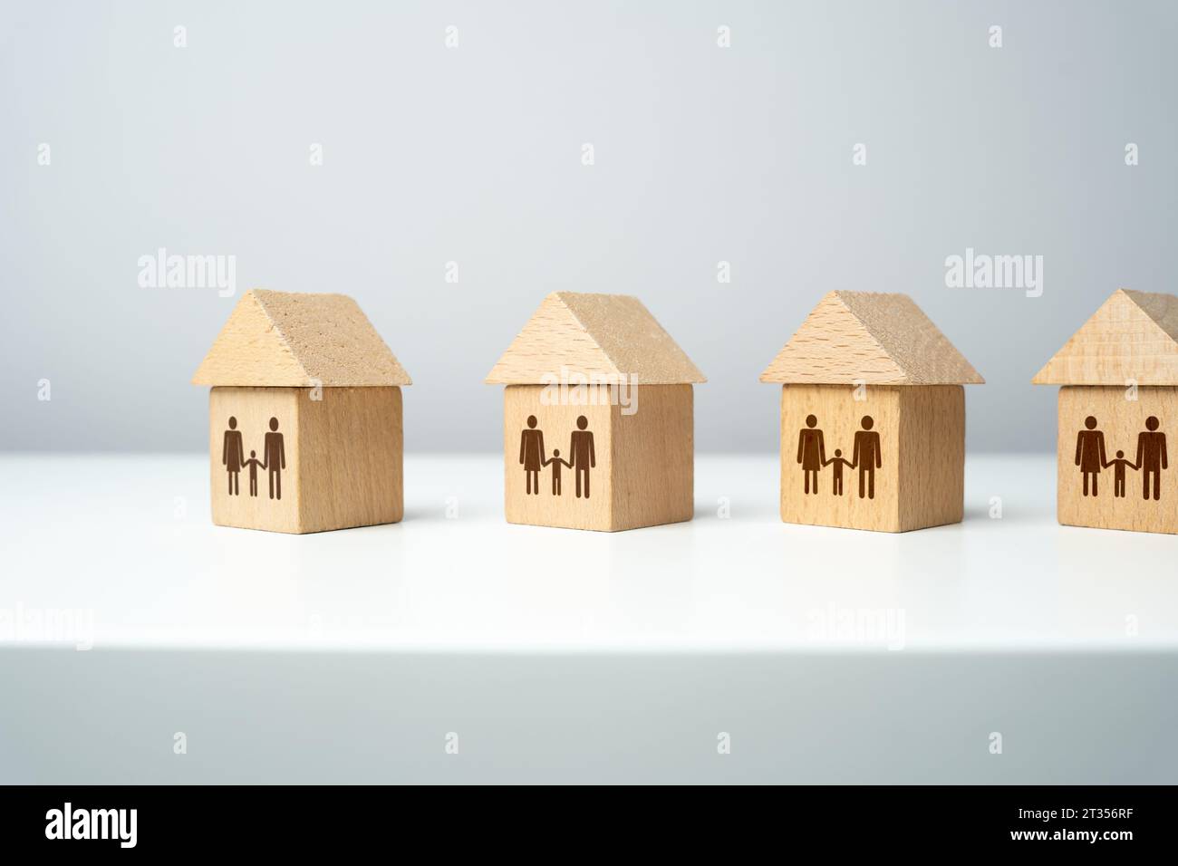 Logement abordable pour les familles. Programmes hypothécaires préférentiels. Conditions favorables à la croissance démographique. La demande et l'offre dans l'immobilier mar Banque D'Images