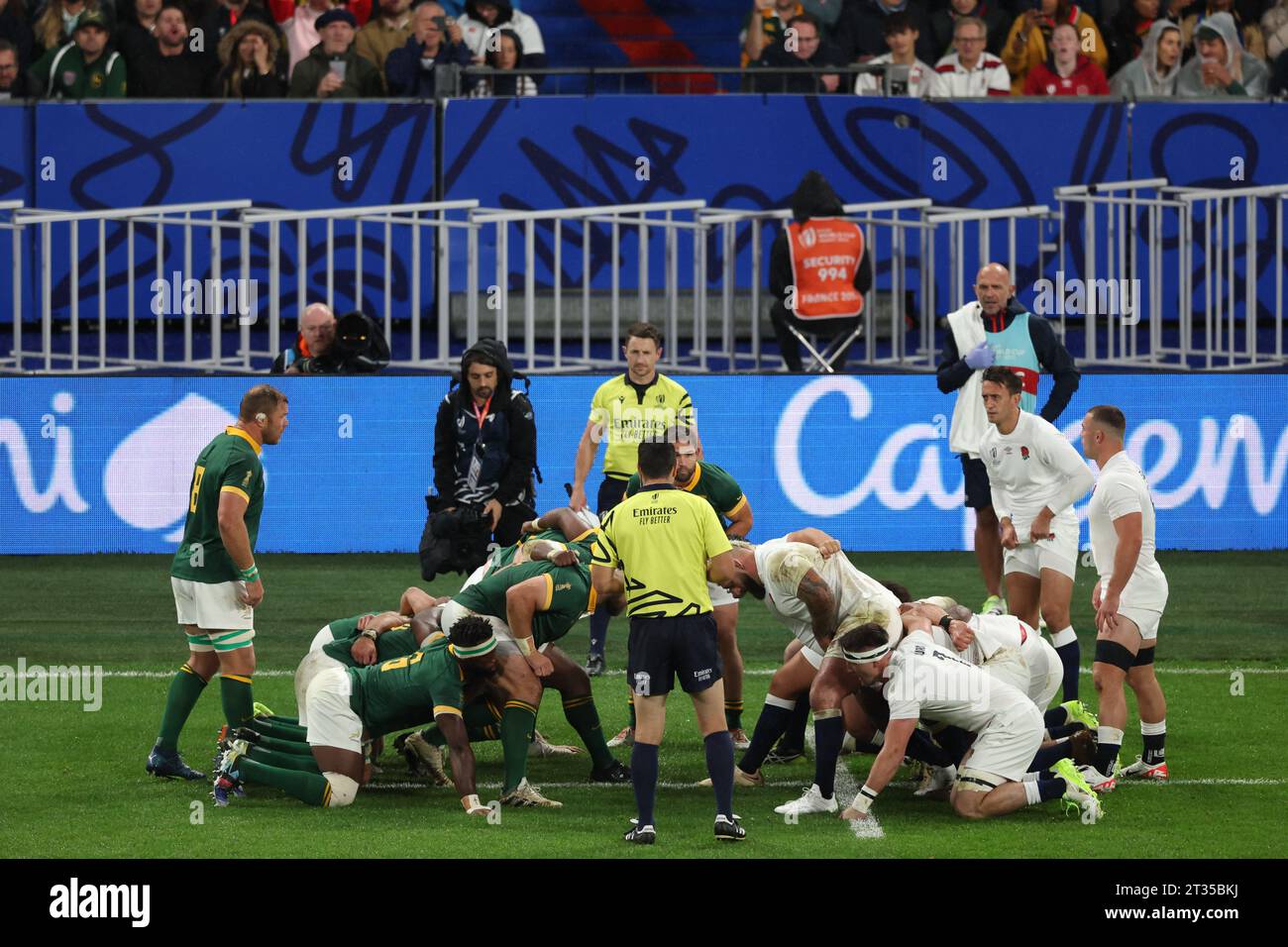 Saint Denis, France. 21 octobre 2023. Scrum en demi-finale entre l'Angleterre et l'Afrique du Sud de la coupe du monde de Rugby 2023 crédit : Mickael Chavet/Alamy Live News Banque D'Images