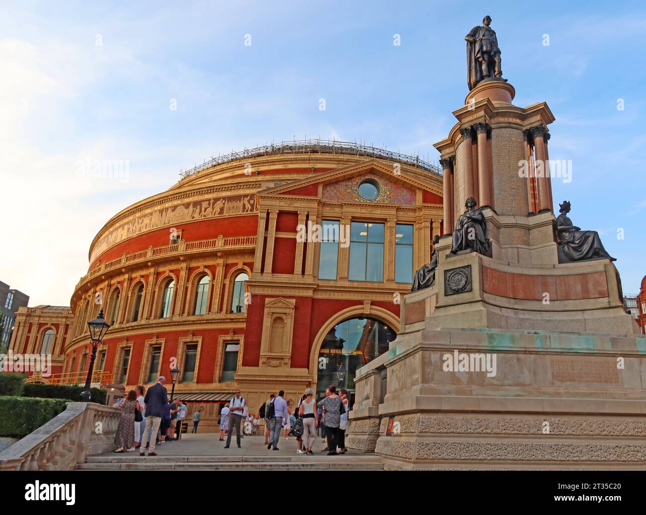 Le Royal Albert Hall dans la soirée, Kensington Gore, Londres, Angleterre, Royaume-Uni, SW7 2AP Banque D'Images