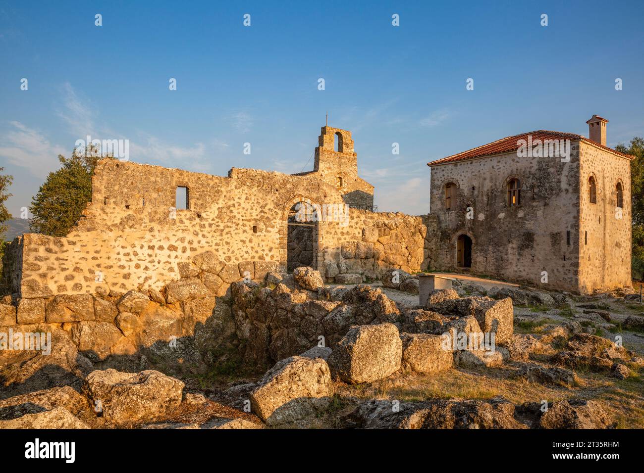 Grèce, Épire, église Saint-Jean et Necromanteion d'Acheron au crépuscule Banque D'Images