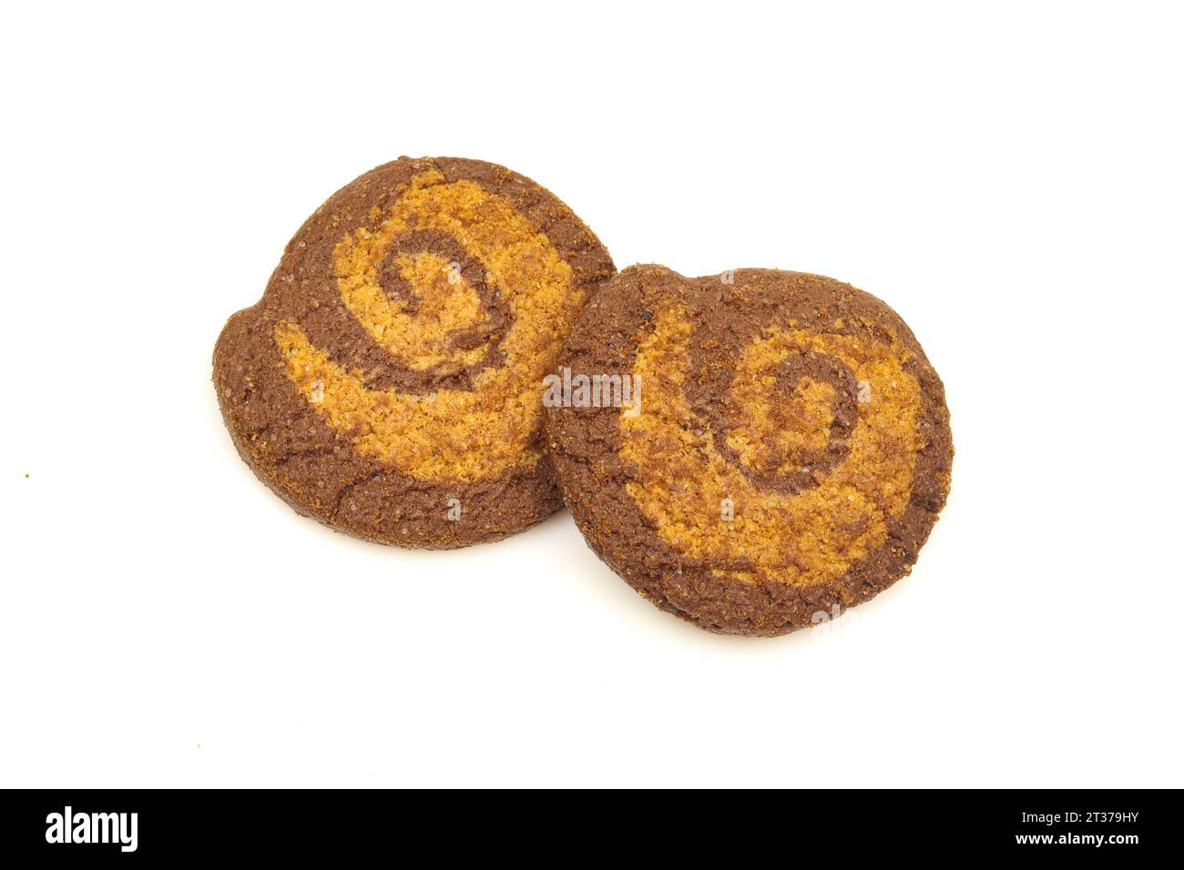 Biscuits au chocolat intégral isolés sur fond blanc Banque D'Images