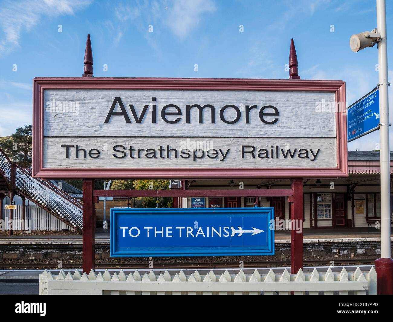 Ensuite, l'image est de la gare d'Aviemore, qui abrite le chemin de fer du patrimoine Strathspey à Aviemore dans le parc national de Cairngorm des Highlands écossais Banque D'Images