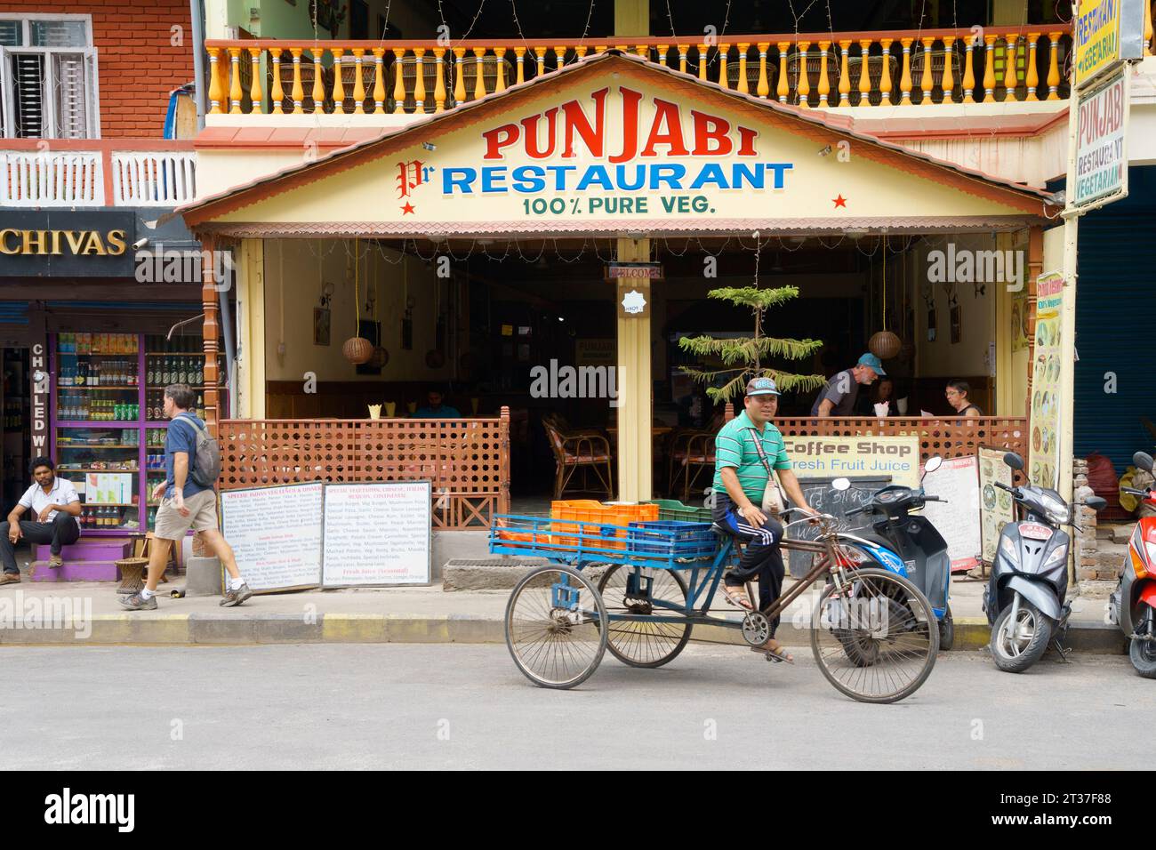 Restaurant Punjabi à Pokhara, Népal Banque D'Images