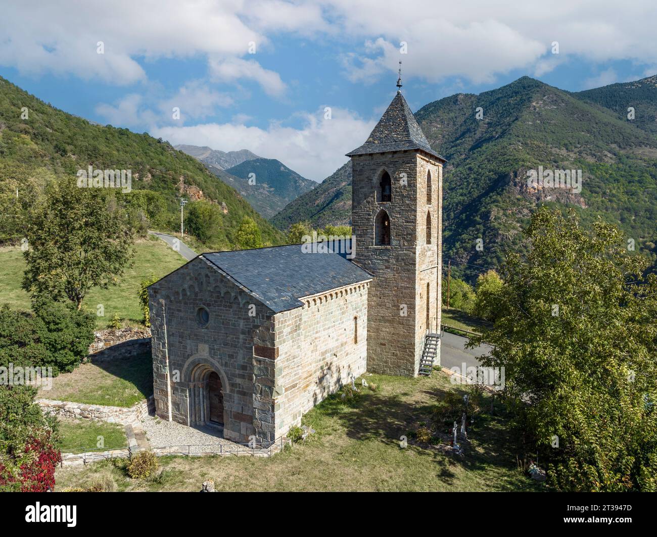 Église romaine de Santa Maria de la Asuncion à Coll, Catalogne Espagne. C'est l'une des neuf églises qui appartiennent au site du patrimoine mondial de l'UNESCO. Banque D'Images
