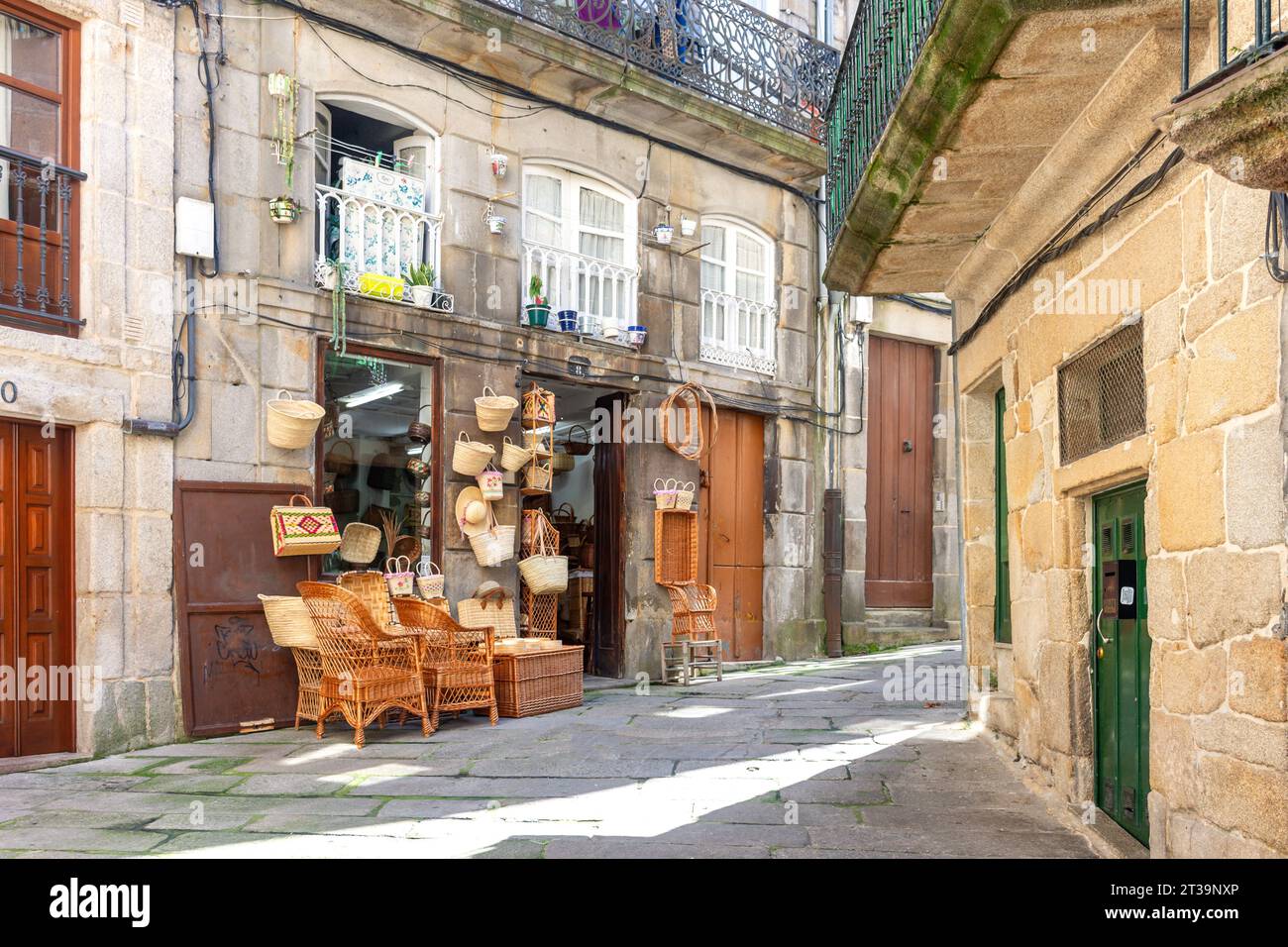 Boutique d'artisanat en osier dans la vieille ville, Vigo, province de Pontevedra, Galice, Royaume d'Espagne Banque D'Images