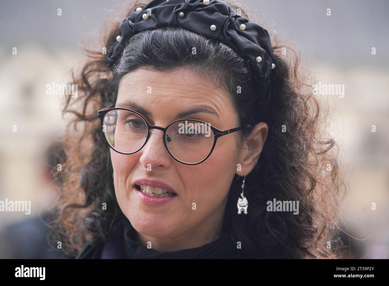 Londres , Royaume-Uni 24 octobre 2023. Layla Moran, qui est d'origine palestinienne et qui est députée libérale démocrate pour Oxford West et Abingdon et porte-parole pour les Affaires étrangères et le développement international, sur la place du Parlement pour exprimer son soutien à l'aide médicale pour atteindre les Palestiniens dans la bande de Gaza assiégée par Israël . Crédit amer ghazzal/Alamy Live News Banque D'Images