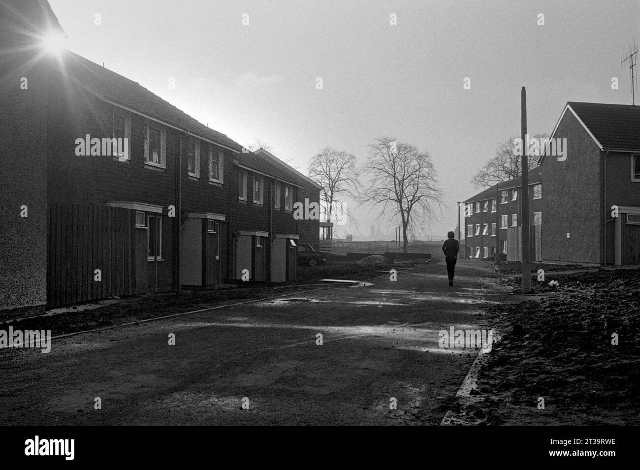 Une rue de nouvelles maisons, adjacente à Robin Hoods Chase, construite pendant le nettoyage des bidonvilles et la démolition de St ann's, Nottingham.1969-1972 Banque D'Images