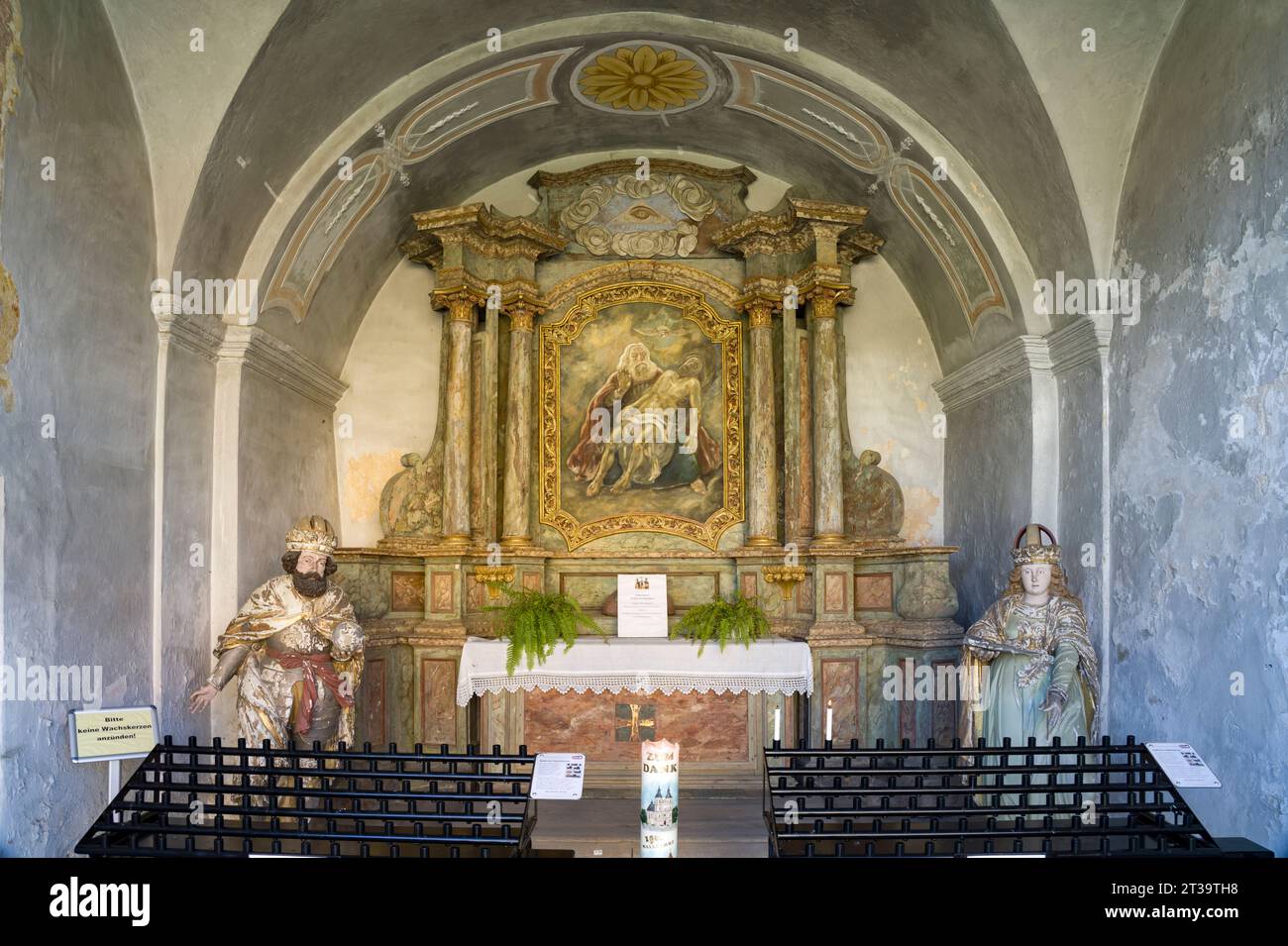 Innenraum der Dreifaltigskeitskapelle, Gößweinstein in der Fränkischen Schweiz, Bayern, Deutschland | Chapelle de la Sainte Trinité Dreifaltigskeitska Banque D'Images