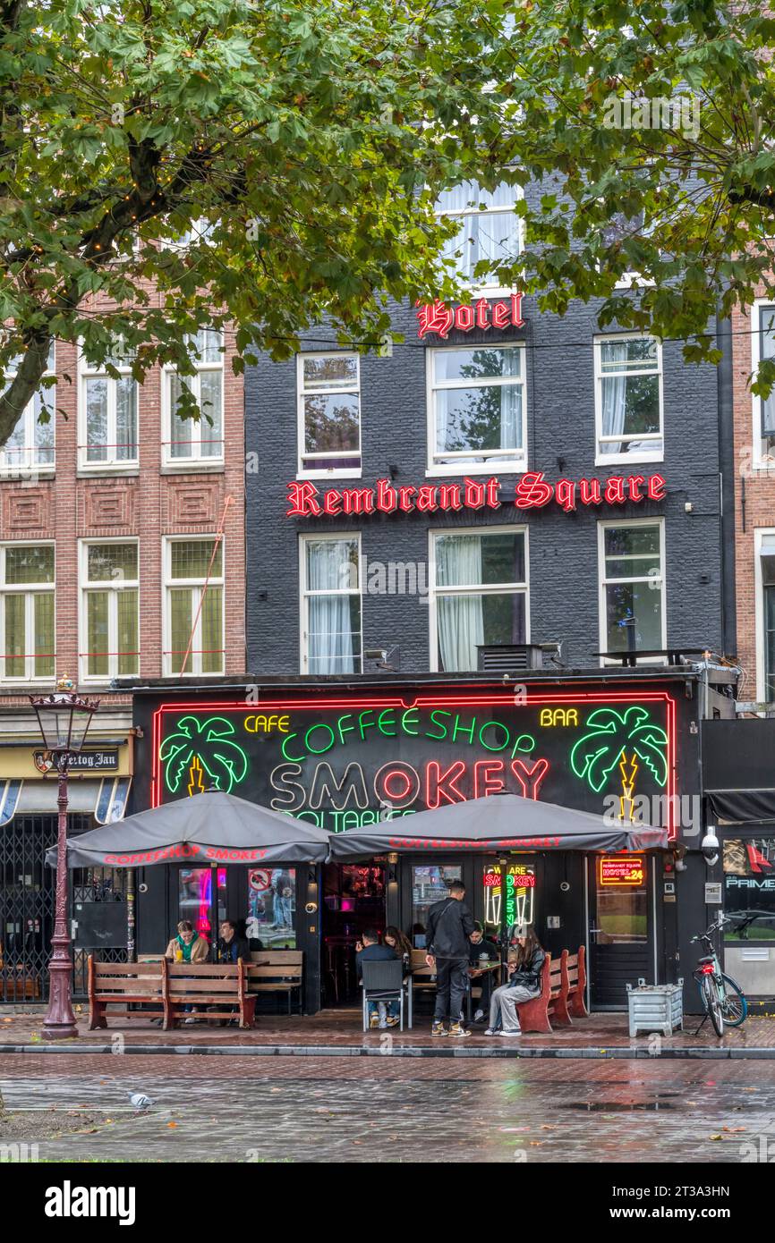 Smokey Coffeeshop à Rembrandtsplein, Amsterdam. Banque D'Images