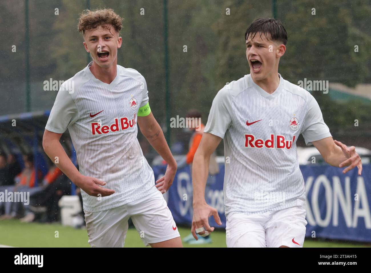 Milan, Italie. 24 octobre 2023. Jano Zeteny du FC Salzbourg marque pour donner à l'équipe une avance de 2-0 lors du match de l'UEFA Youth League au Youth Development Centre de Milan. Le crédit photo devrait se lire : Jonathan Moscrop/Sportimage crédit : Sportimage Ltd/Alamy Live News Banque D'Images