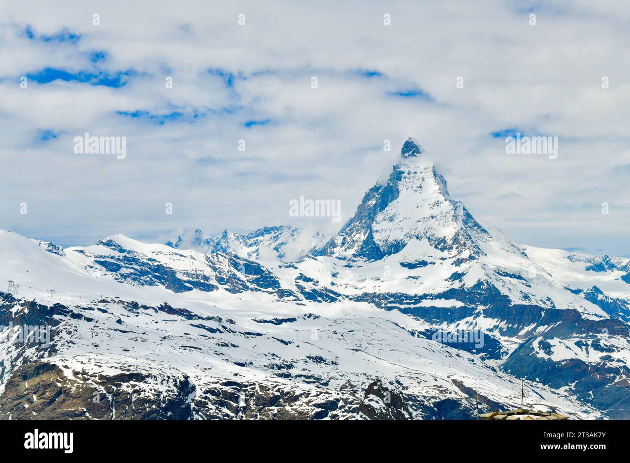 Vue de Swiss alp avec Matterhorn pic en journée ensoleillée Zermatt Suisse Banque D'Images