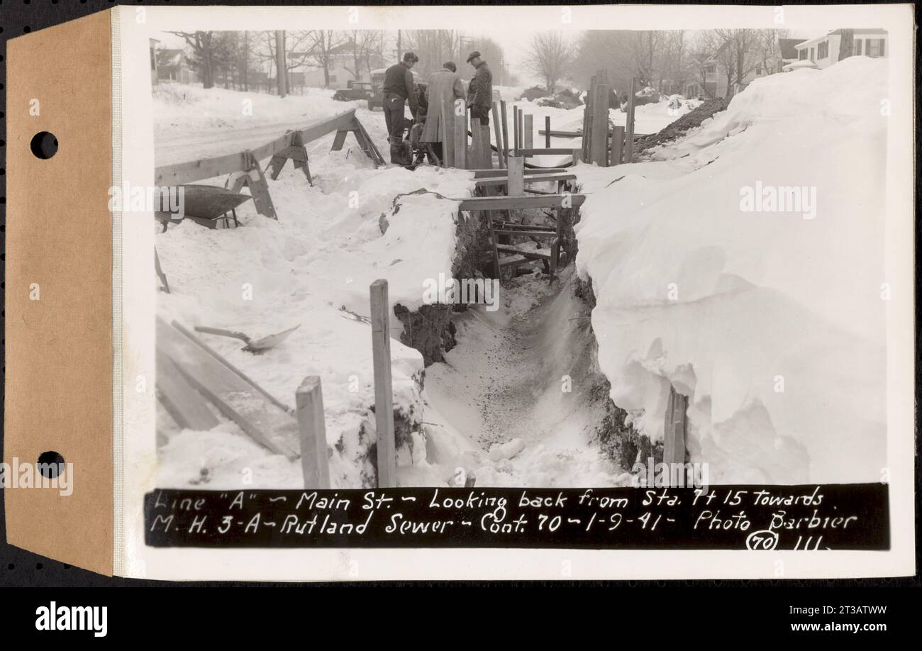 Contrat n° 70, WPA Sewer Construction, Rutland, ligne 'A', main Street, en regardant en arrière de Sta. 7+15 vers le trou d'homme 3a, Rutland Sewer, Rutland, Mass., 9 janvier, 1941 Banque D'Images