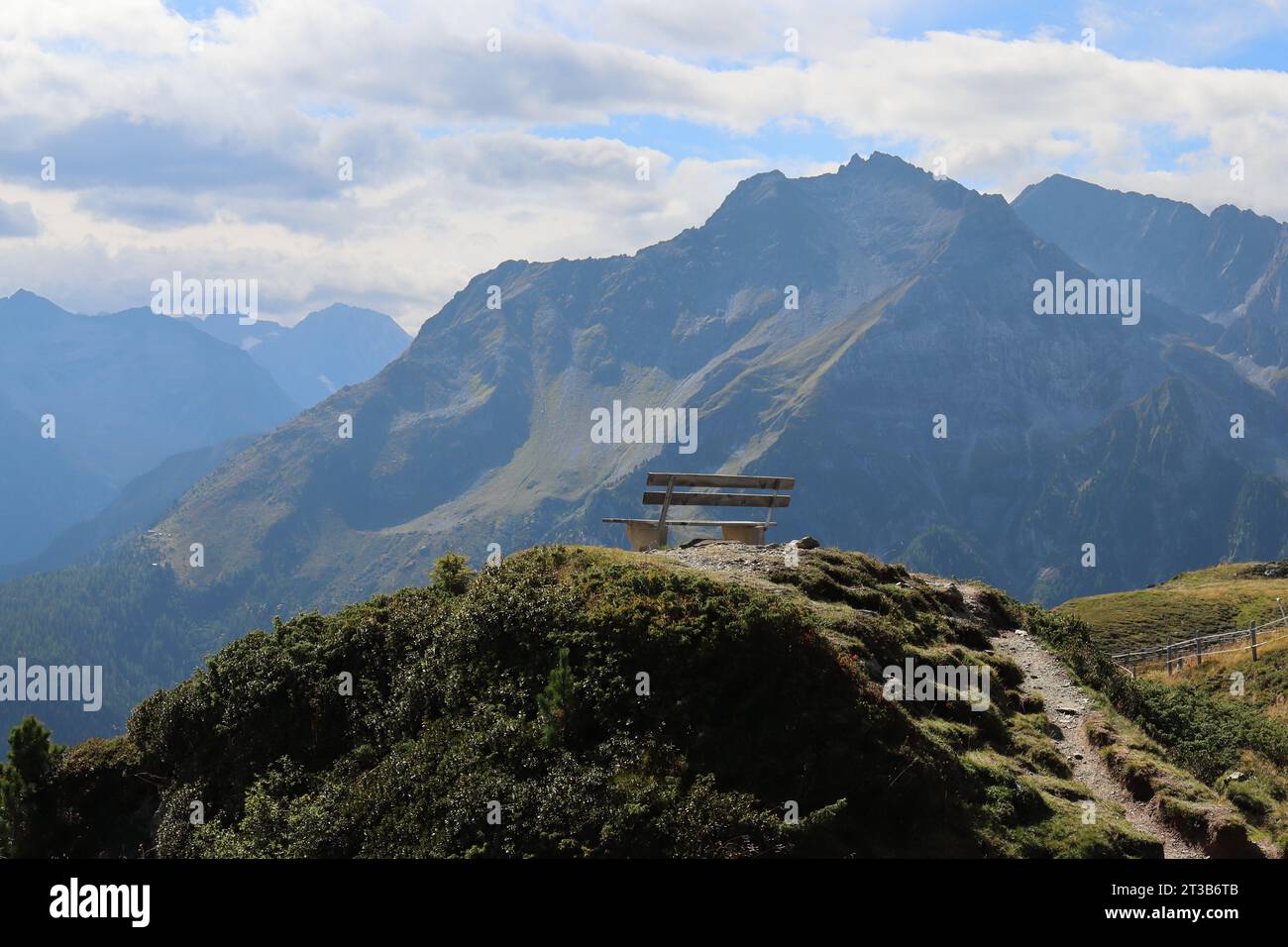 Un beau lieu de repos dans les montagnes de Zillertal en face d'une impressionnante toile de fond de montagne Banque D'Images